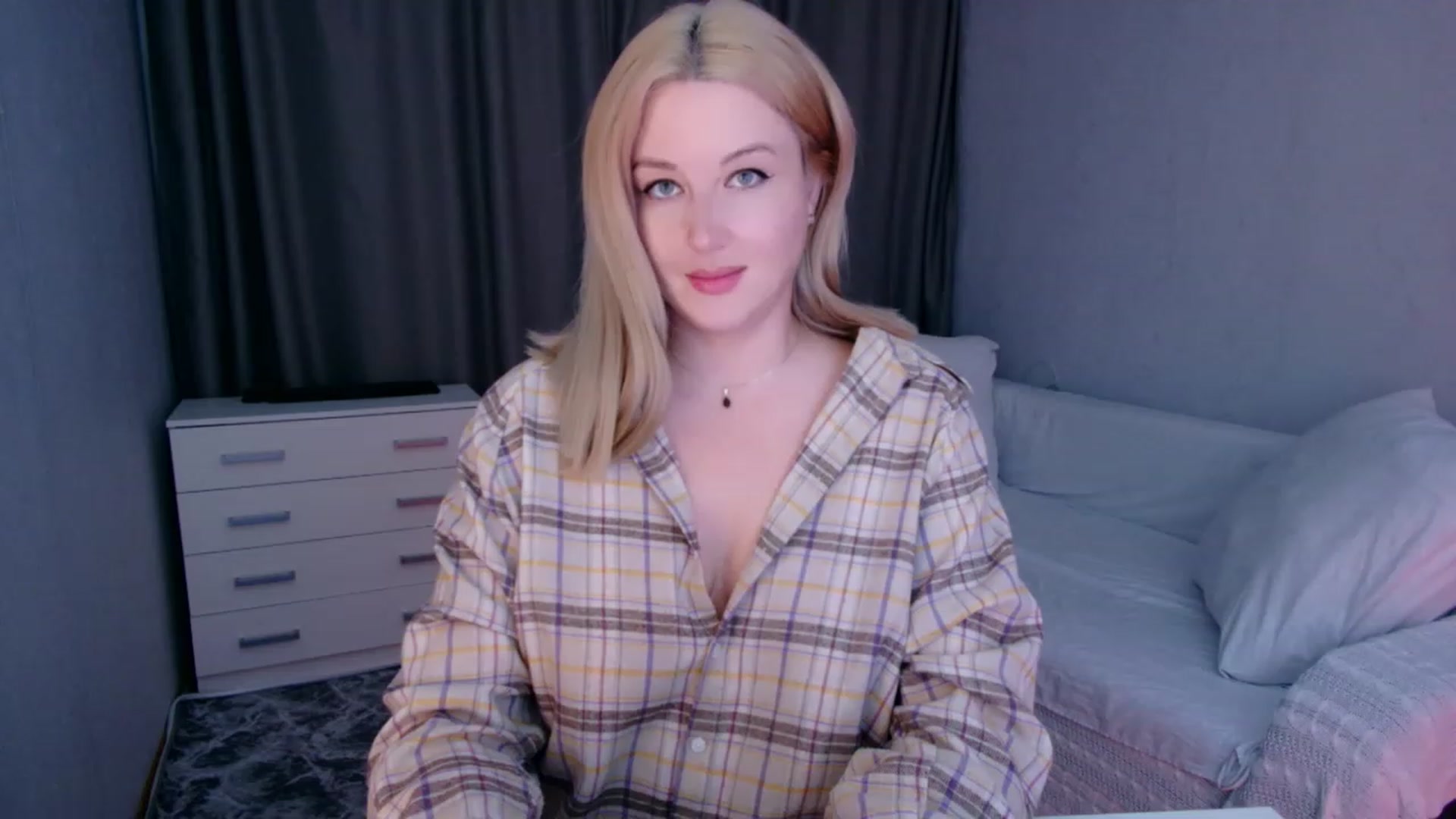 Gallery image thumbnail from Rockn_Grace's myfreecams stream on, 10/09/2023, 07:34 image 9 of 20