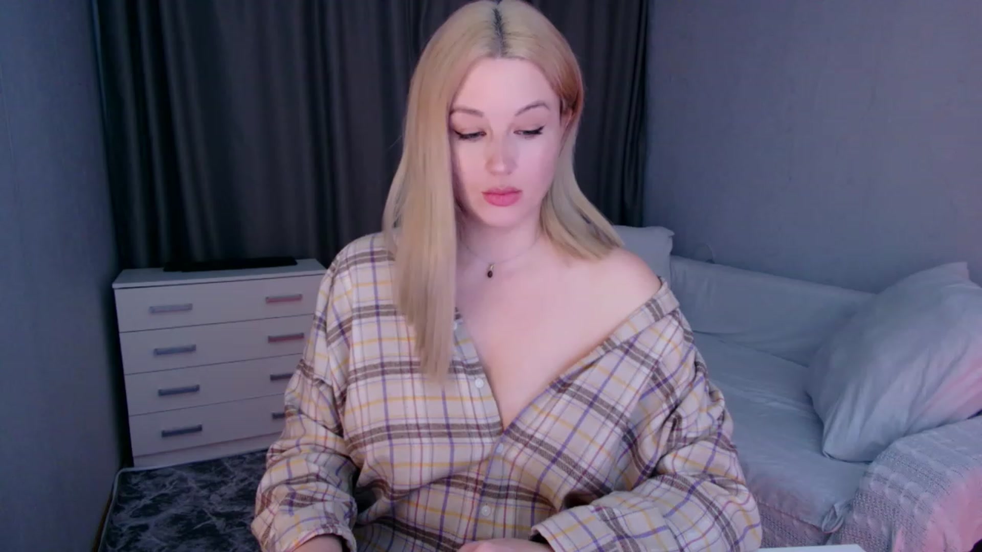 Gallery image thumbnail from Rockn_Grace's myfreecams stream on, 10/09/2023, 07:34 image 3 of 20