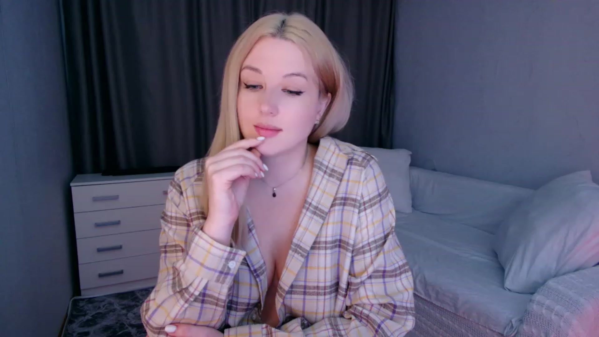 Gallery image thumbnail from Rockn_Grace's myfreecams stream on, 10/09/2023, 07:34 image 17 of 20