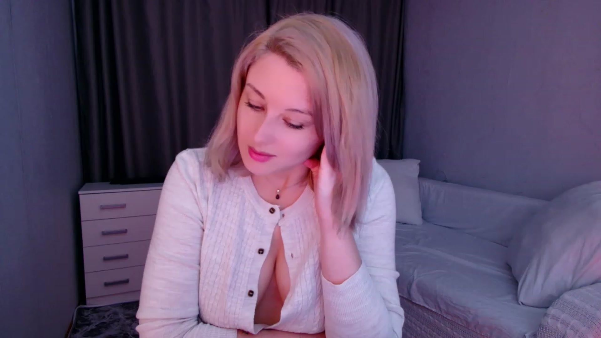 Gallery image thumbnail from Rockn_Grace's myfreecams stream on, 10/10/2023, 07:36 image 13 of 20