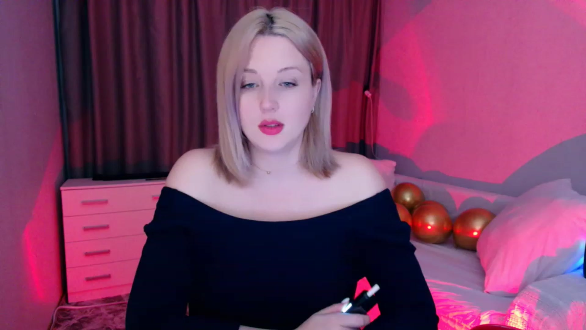 Gallery image thumbnail from Rockn_Grace's myfreecams stream on, 10/13/2023, 15:00 image 16 of 20