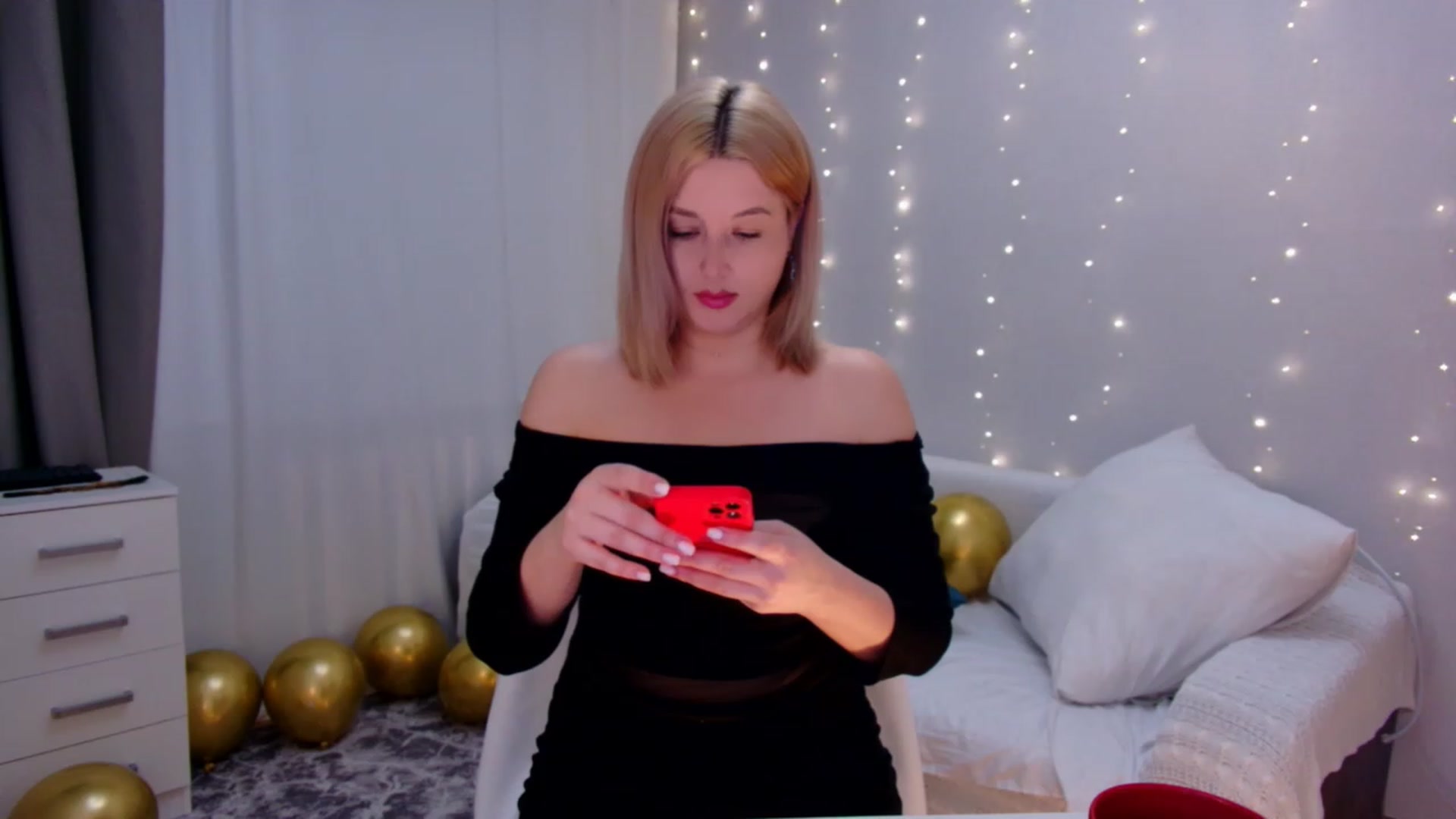 Gallery image thumbnail from Rockn_Grace's myfreecams stream on, 10/16/2023, 07:01 image 3 of 20