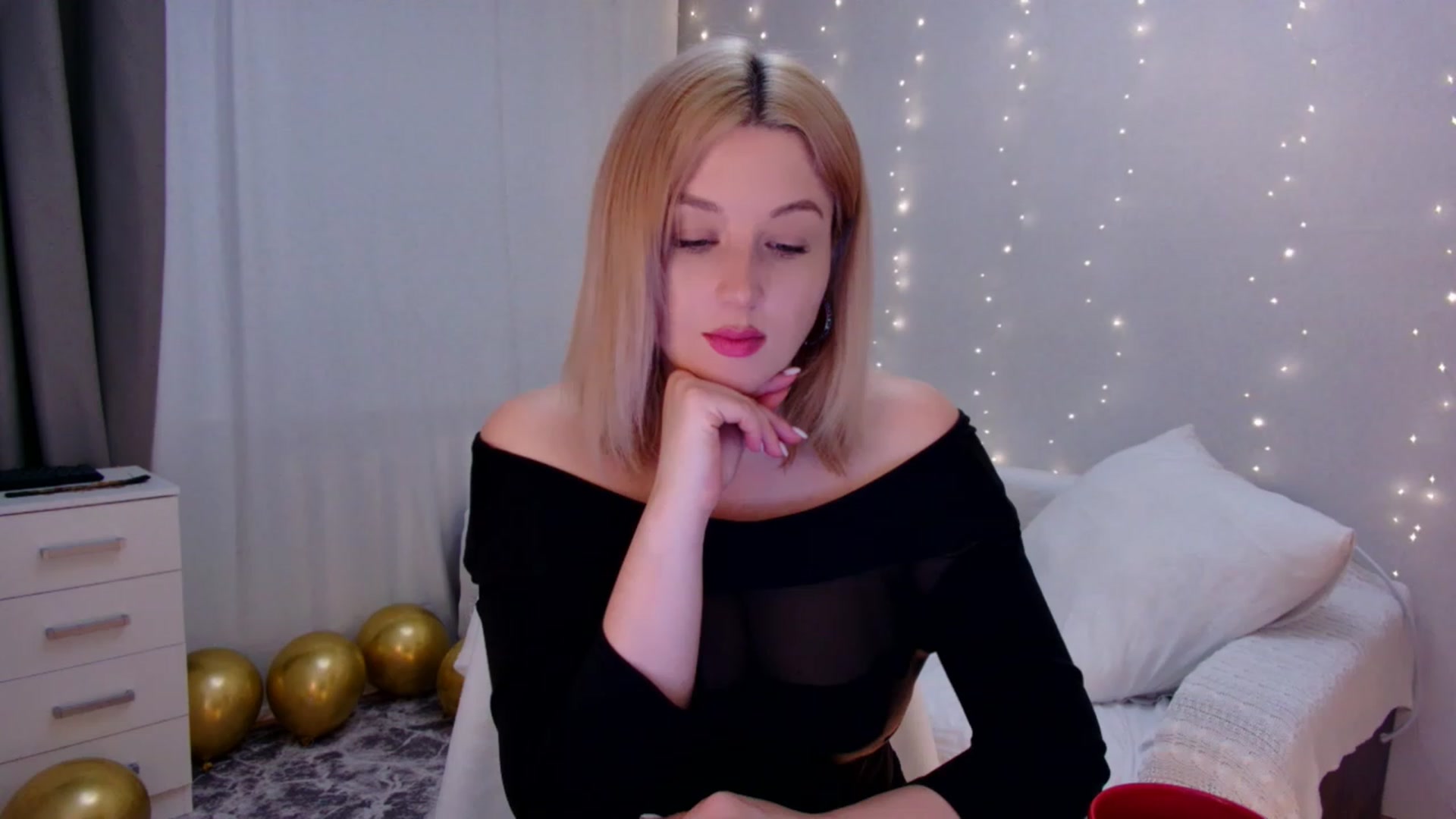 Gallery image thumbnail from Rockn_Grace's myfreecams stream on, 10/16/2023, 07:01 image 14 of 20