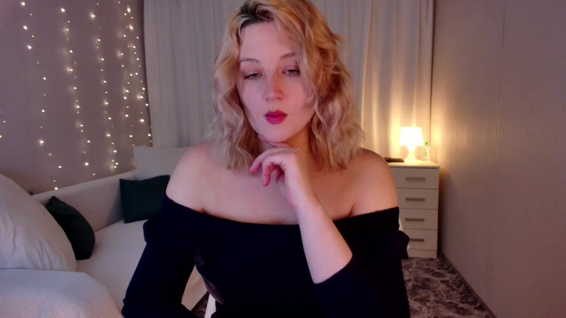 Gallery image thumbnail from Rockn_Grace's myfreecams stream on, 11/08/2023, 06:38 image 10 of 20