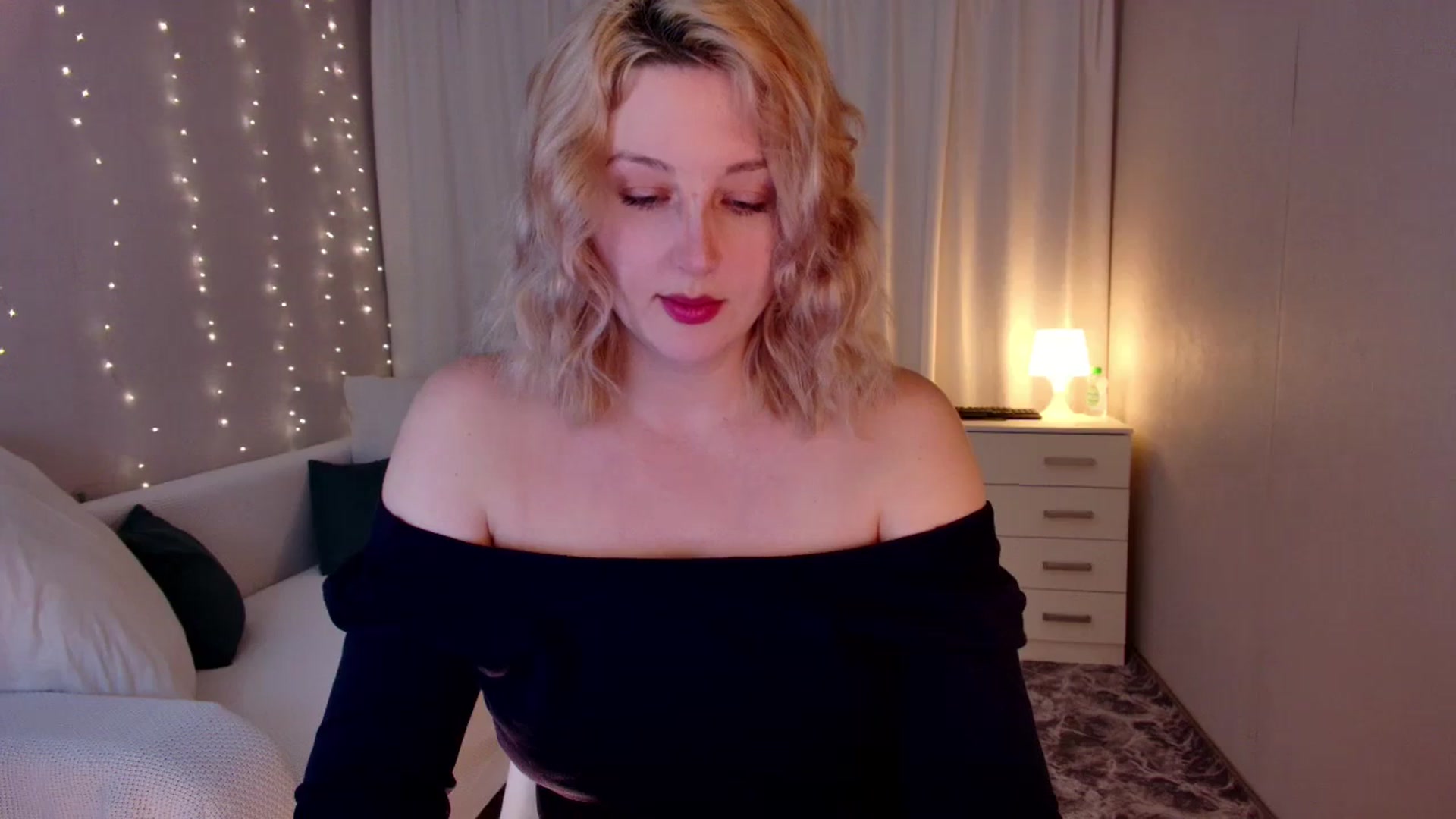Gallery image thumbnail from Rockn_Grace's myfreecams stream on, 11/08/2023, 06:38 image 9 of 20