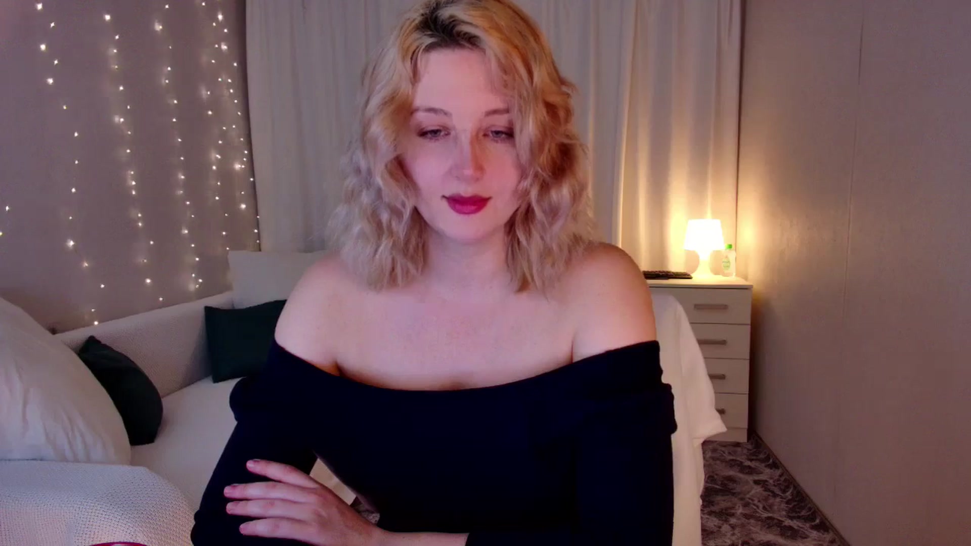 Gallery image thumbnail from Rockn_Grace's myfreecams stream on, 11/08/2023, 06:38 image 12 of 20