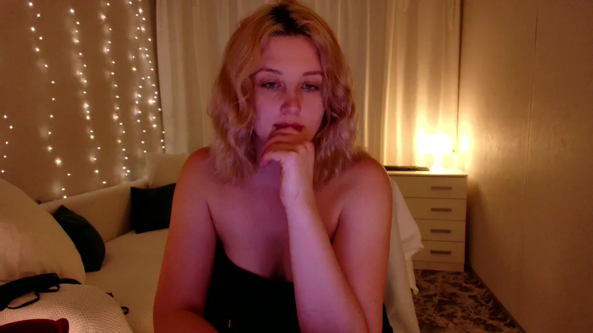 Gallery image thumbnail from Rockn_Grace's myfreecams stream on, 11/08/2023, 08:02 image 19 of 20