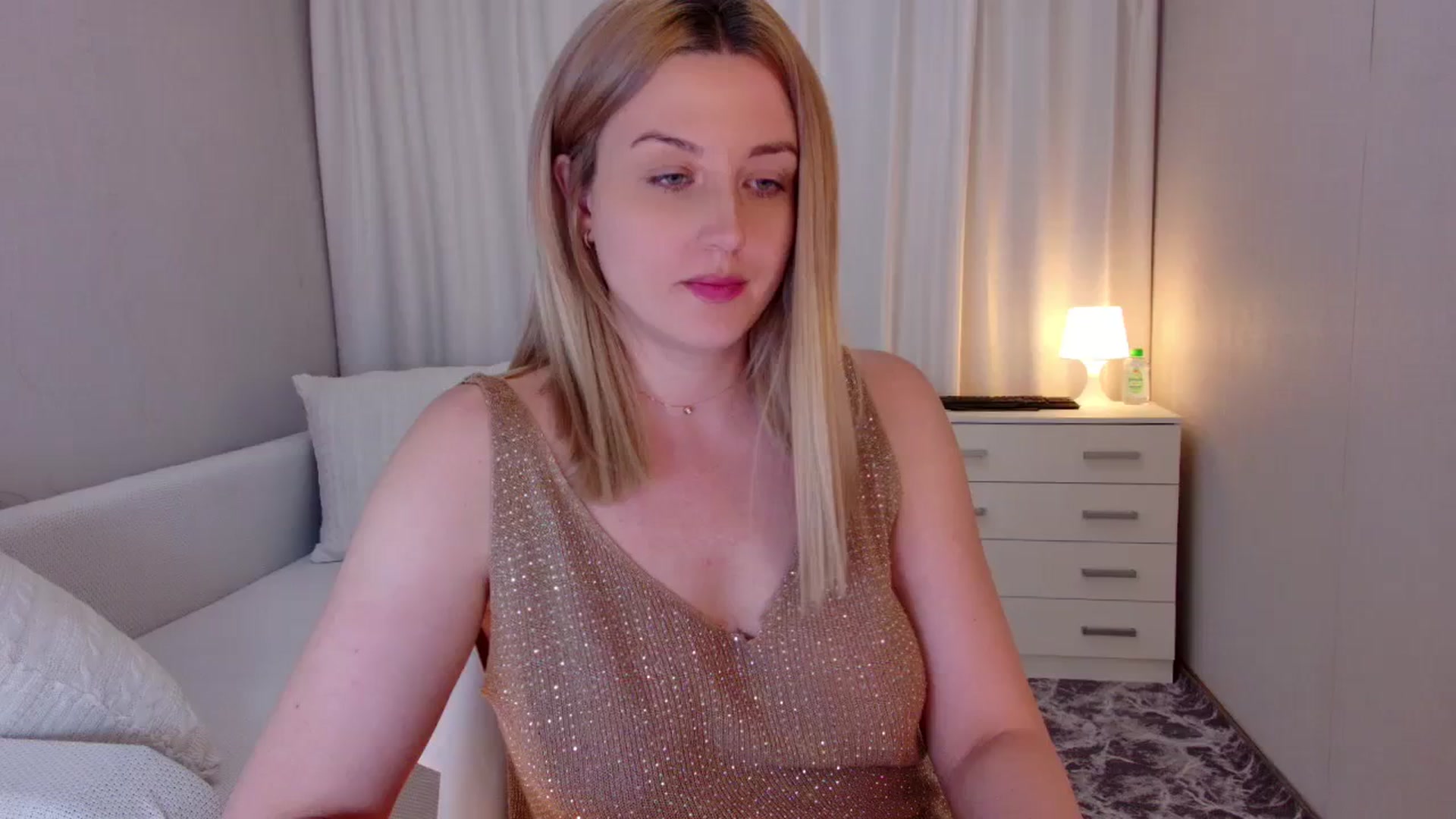 Gallery image thumbnail from Rockn_Grace's myfreecams stream on, 11/17/2023, 14:53 image 9 of 20