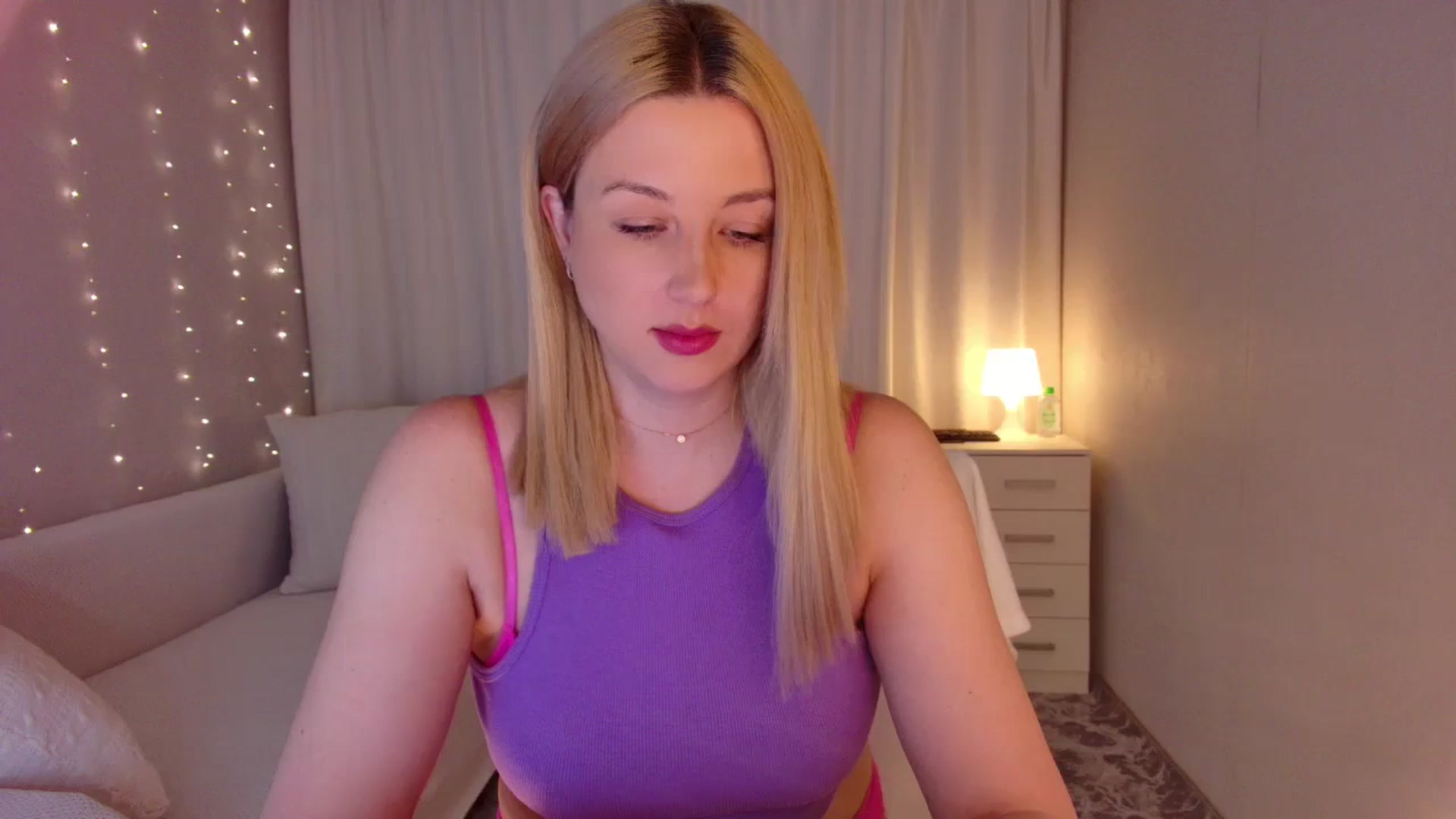 Gallery image thumbnail from Rockn_Grace's myfreecams stream on, 11/22/2023, 10:04 image 13 of 20