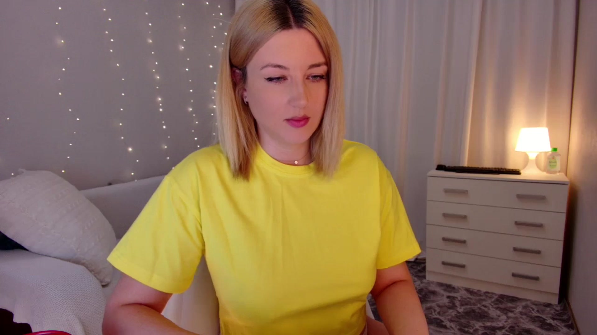 Gallery image thumbnail from Rockn_Grace's myfreecams stream on, 11/24/2023, 09:37 image 17 of 20