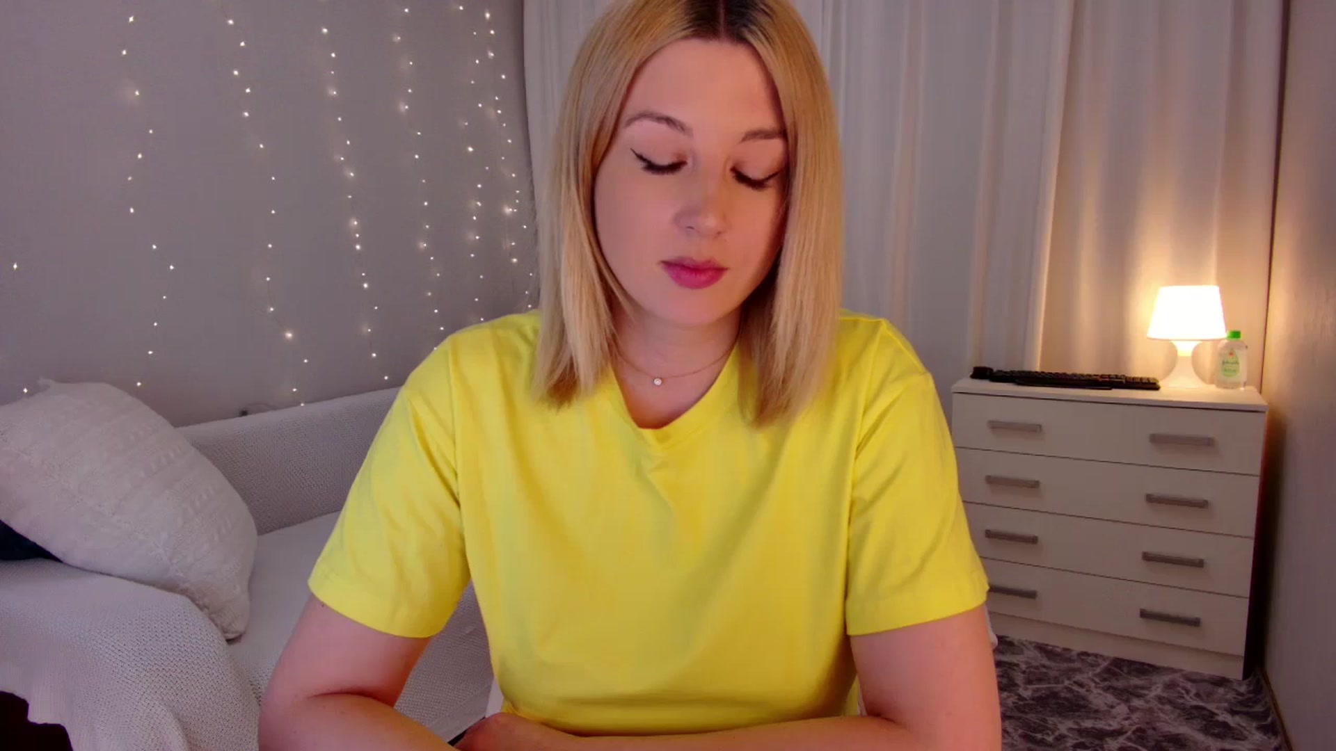 Gallery image thumbnail from Rockn_Grace's myfreecams stream on, 11/24/2023, 09:37 image 19 of 20