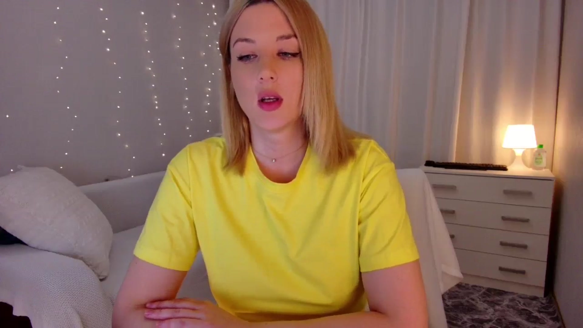 Gallery image thumbnail from Rockn_Grace's myfreecams stream on, 11/24/2023, 09:37 image 18 of 20