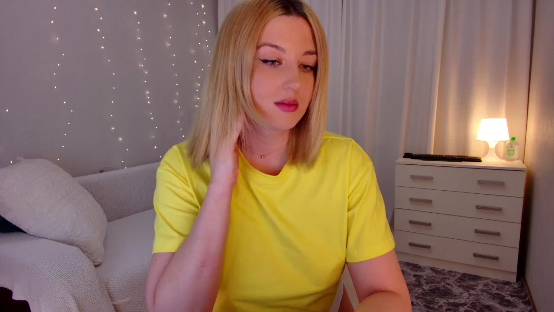 Gallery image thumbnail from Rockn_Grace's myfreecams stream on, 11/24/2023, 09:37 image 5 of 20