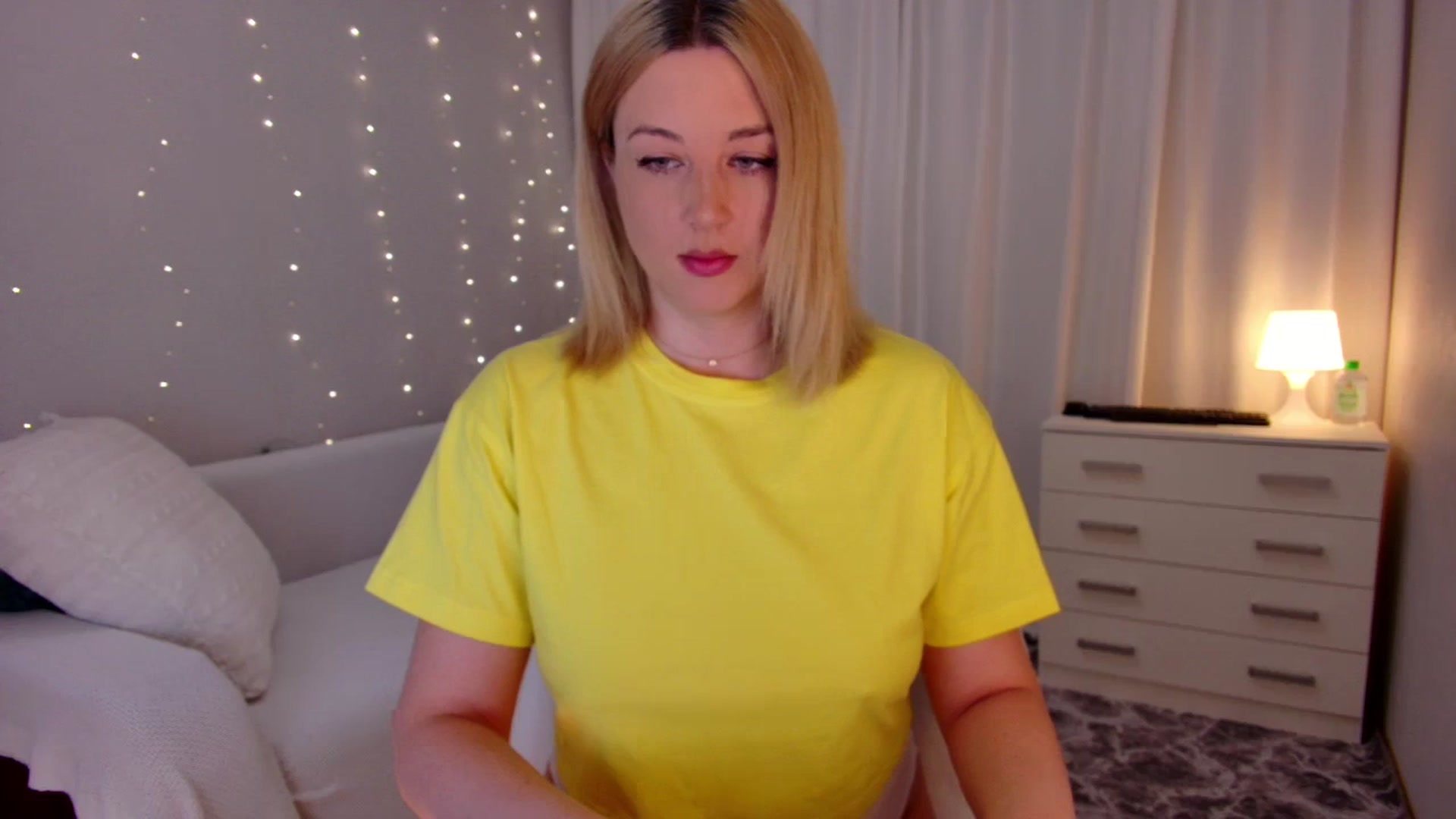 Gallery image thumbnail from Rockn_Grace's myfreecams stream on, 11/24/2023, 09:37 image 2 of 20
