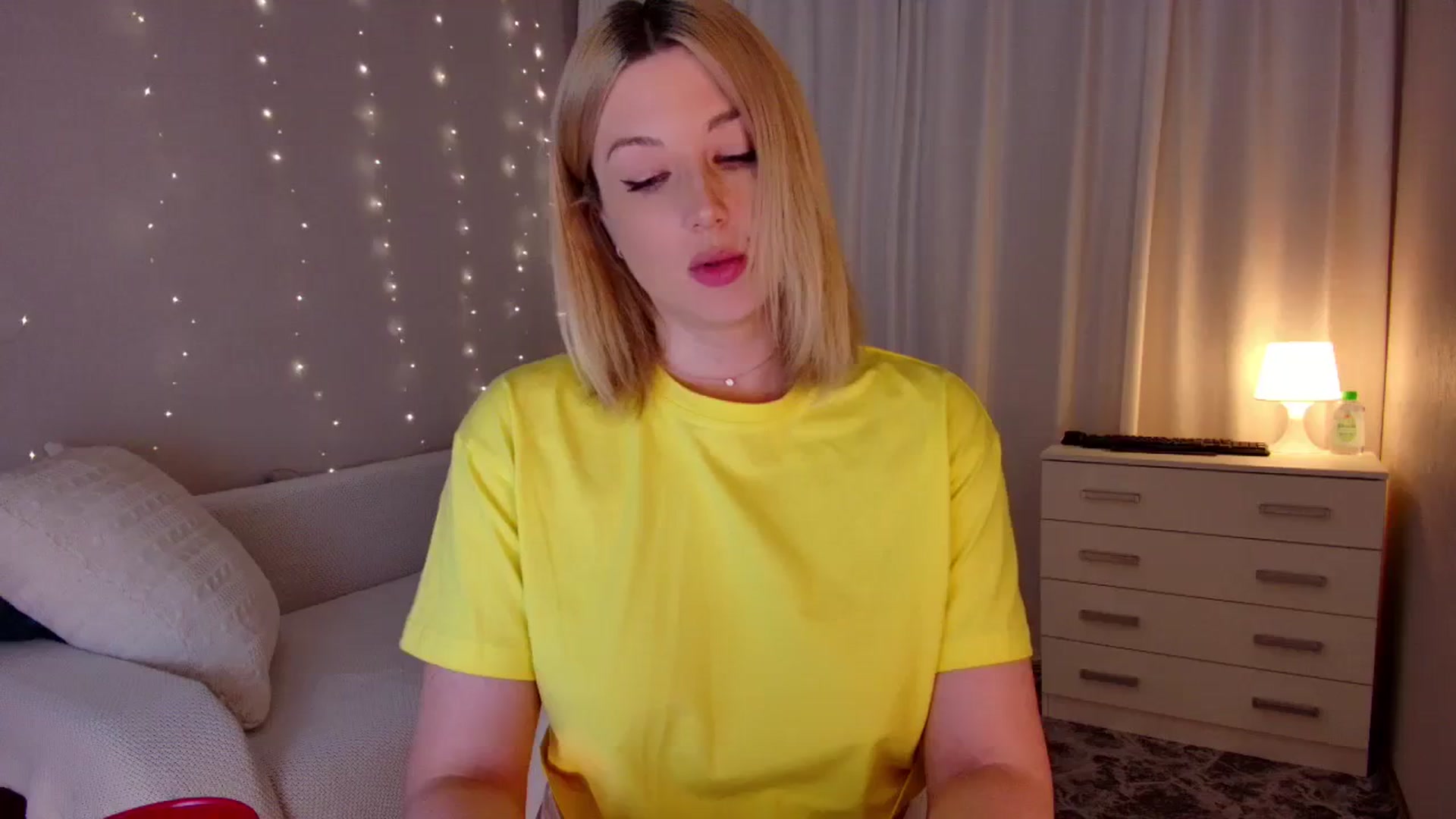 Gallery image thumbnail from Rockn_Grace's myfreecams stream on, 11/24/2023, 09:54 image 8 of 20