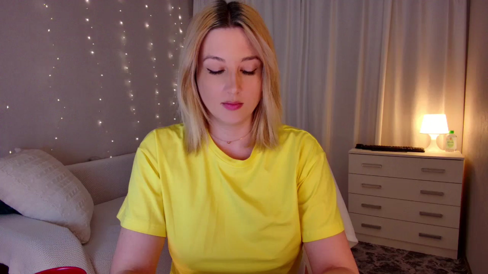 Gallery image thumbnail from Rockn_Grace's myfreecams stream on, 11/24/2023, 09:54 image 19 of 20