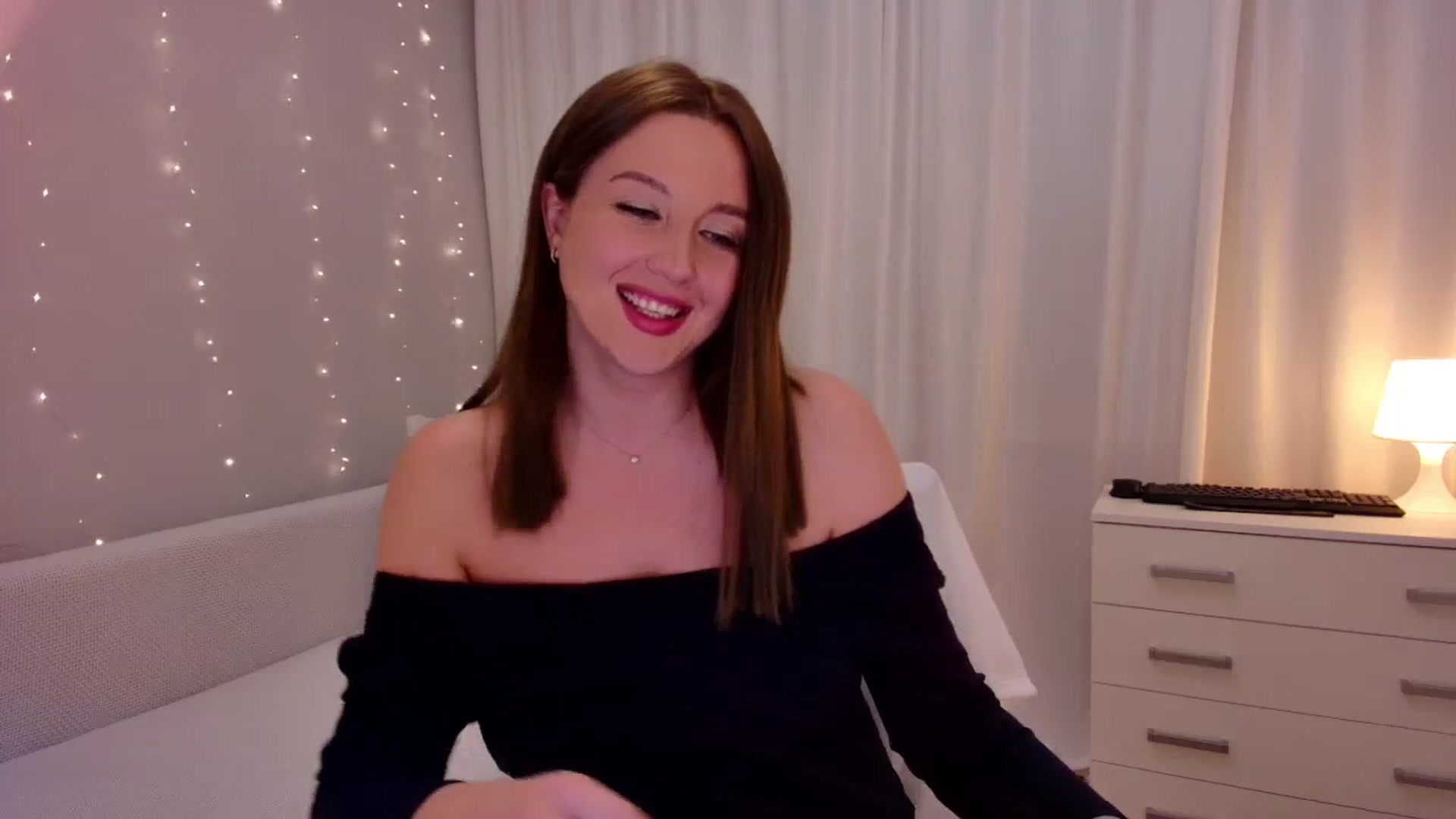 Gallery image thumbnail from Rockn_Grace's myfreecams stream on, 11/28/2023, 11:17 image 20 of 20