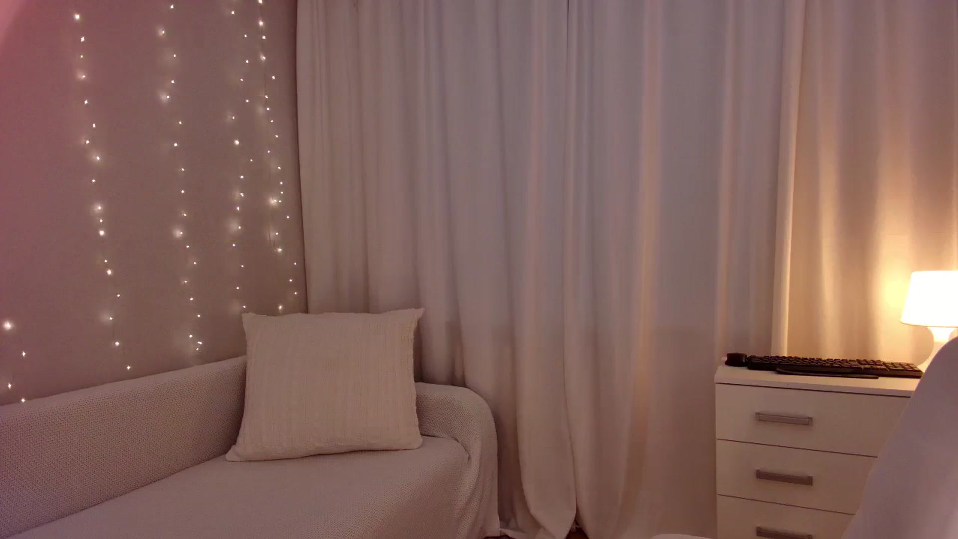 Gallery image thumbnail from Rockn_Grace's myfreecams stream on, 11/29/2023, 08:07 image 14 of 20