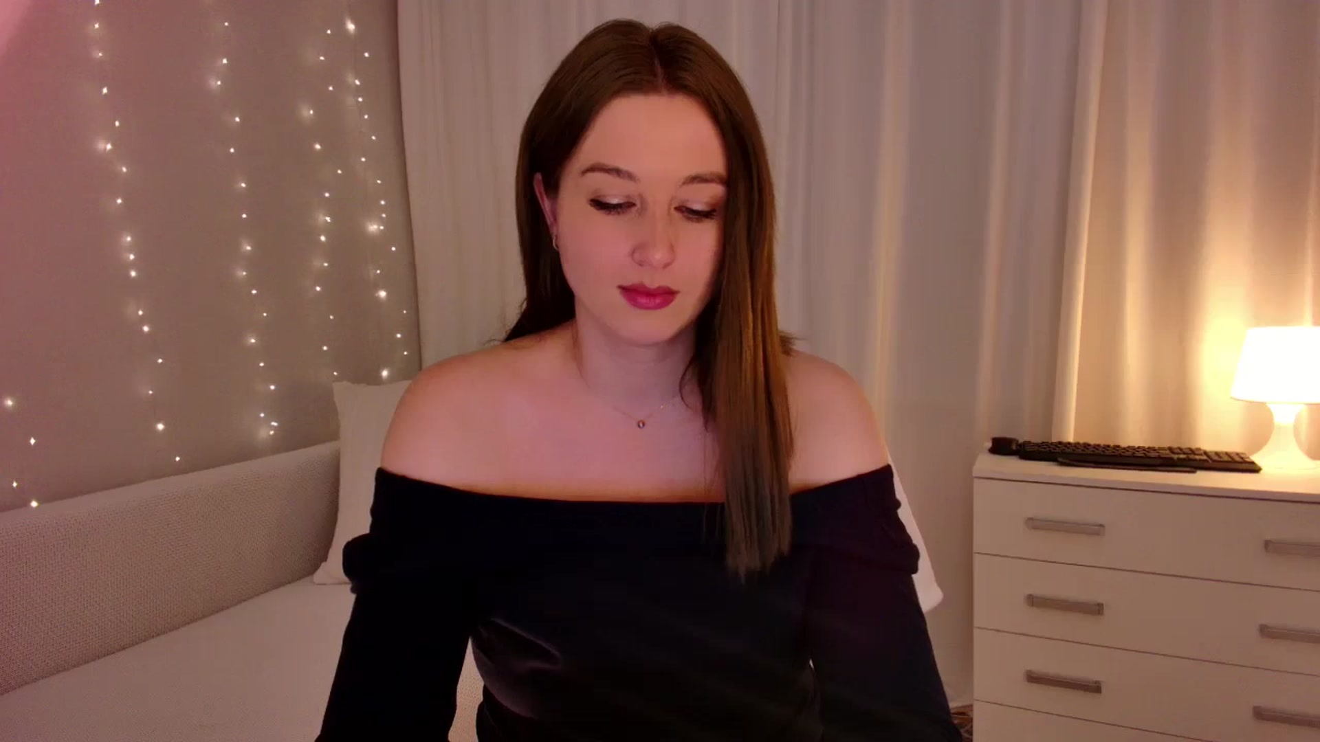 Gallery image thumbnail from Rockn_Grace's myfreecams stream on, 11/29/2023, 09:05 image 20 of 20