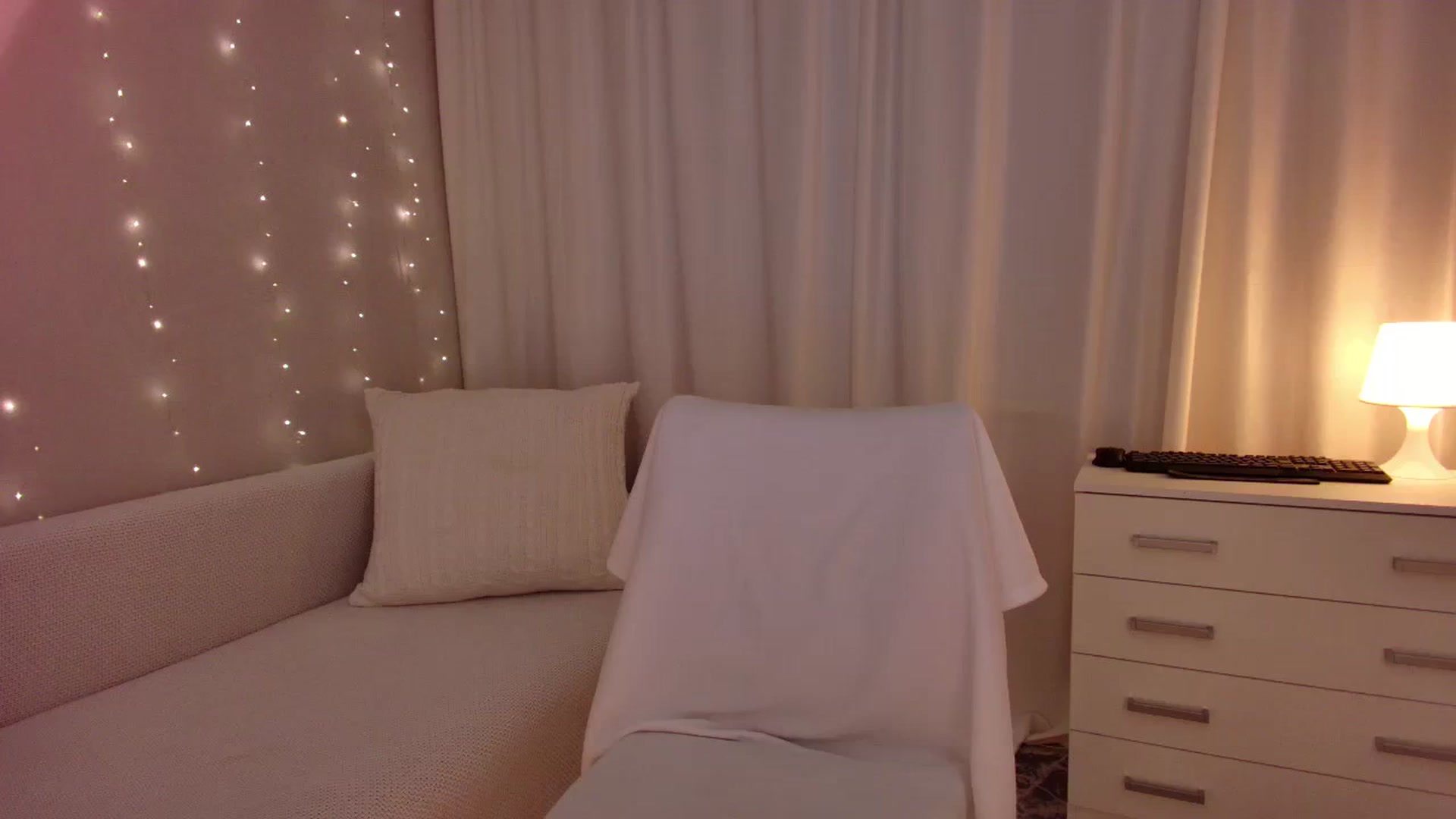 Gallery image thumbnail from Rockn_Grace's myfreecams stream on, 11/29/2023, 09:05 image 13 of 20