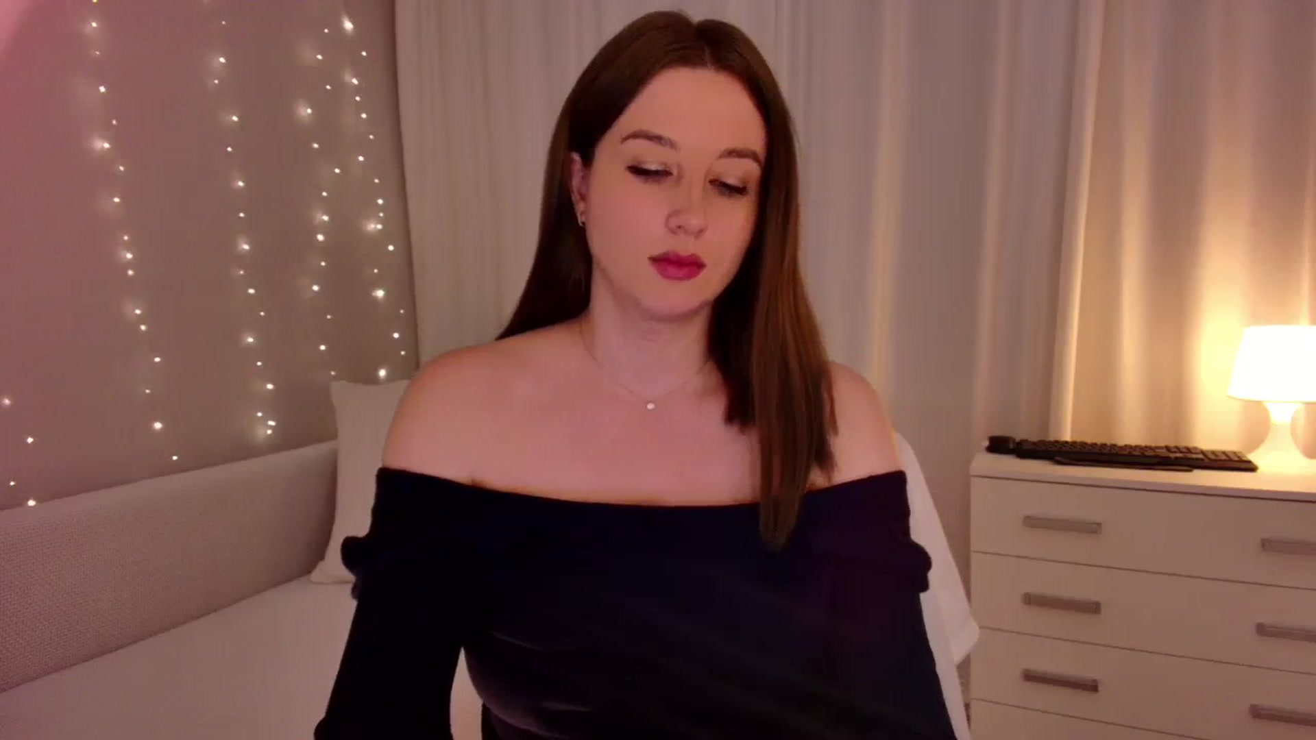 Gallery image thumbnail from Rockn_Grace's myfreecams stream on, 11/29/2023, 09:41 image 13 of 20
