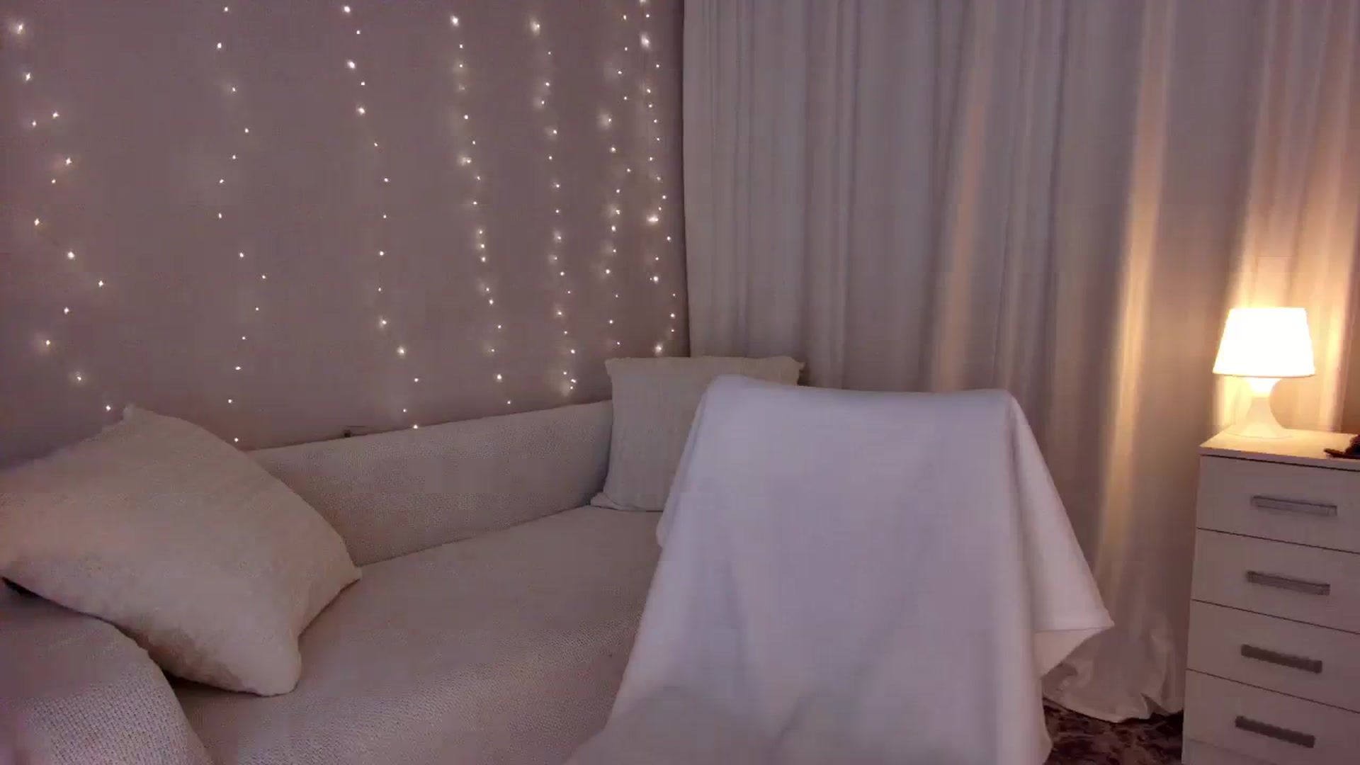 Gallery image thumbnail from Rockn_Grace's myfreecams stream on, 12/04/2023, 14:02 image 16 of 20