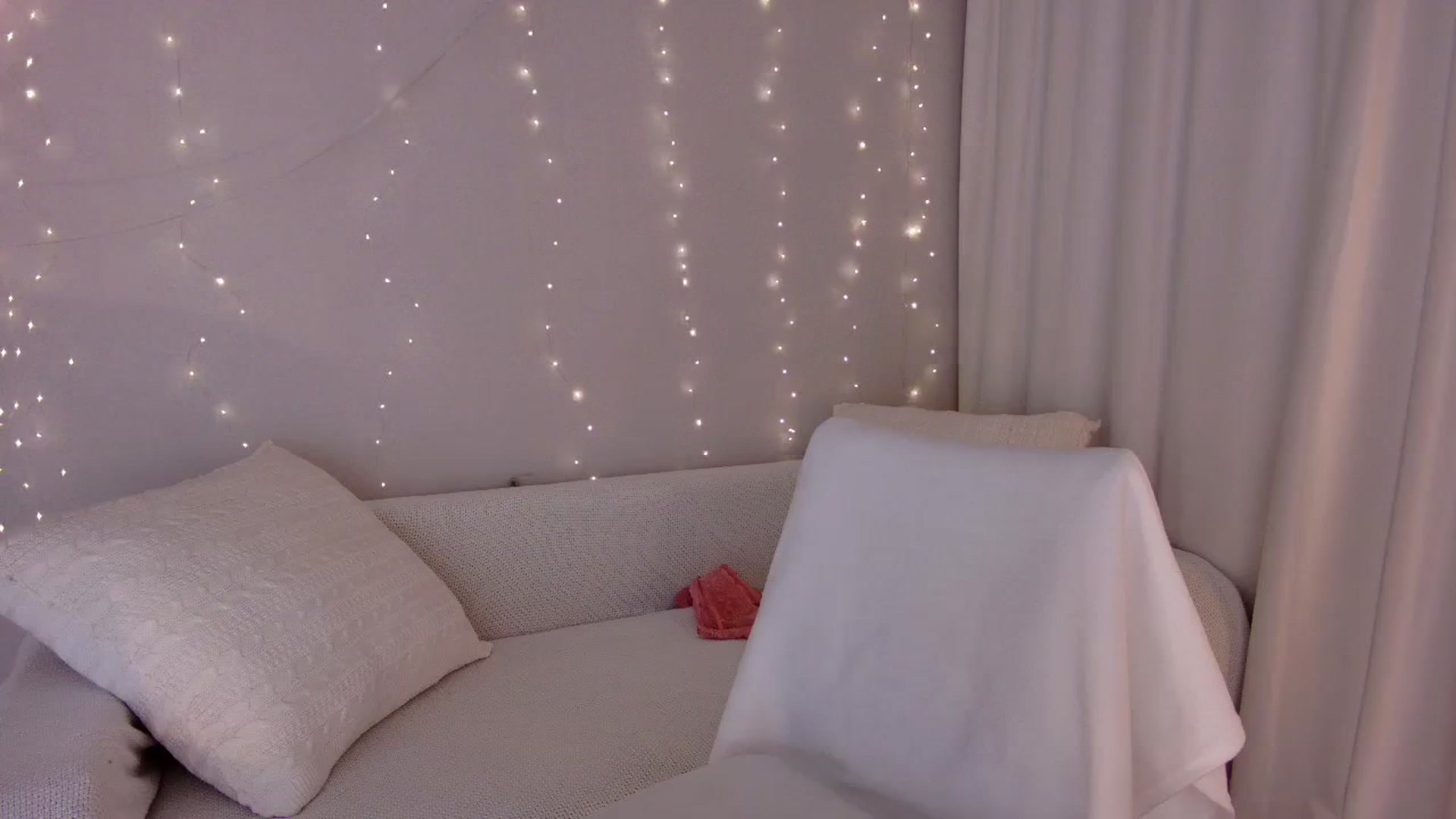 Gallery image thumbnail from Rockn_Grace's myfreecams stream on, 12/05/2023, 08:09 image 7 of 20