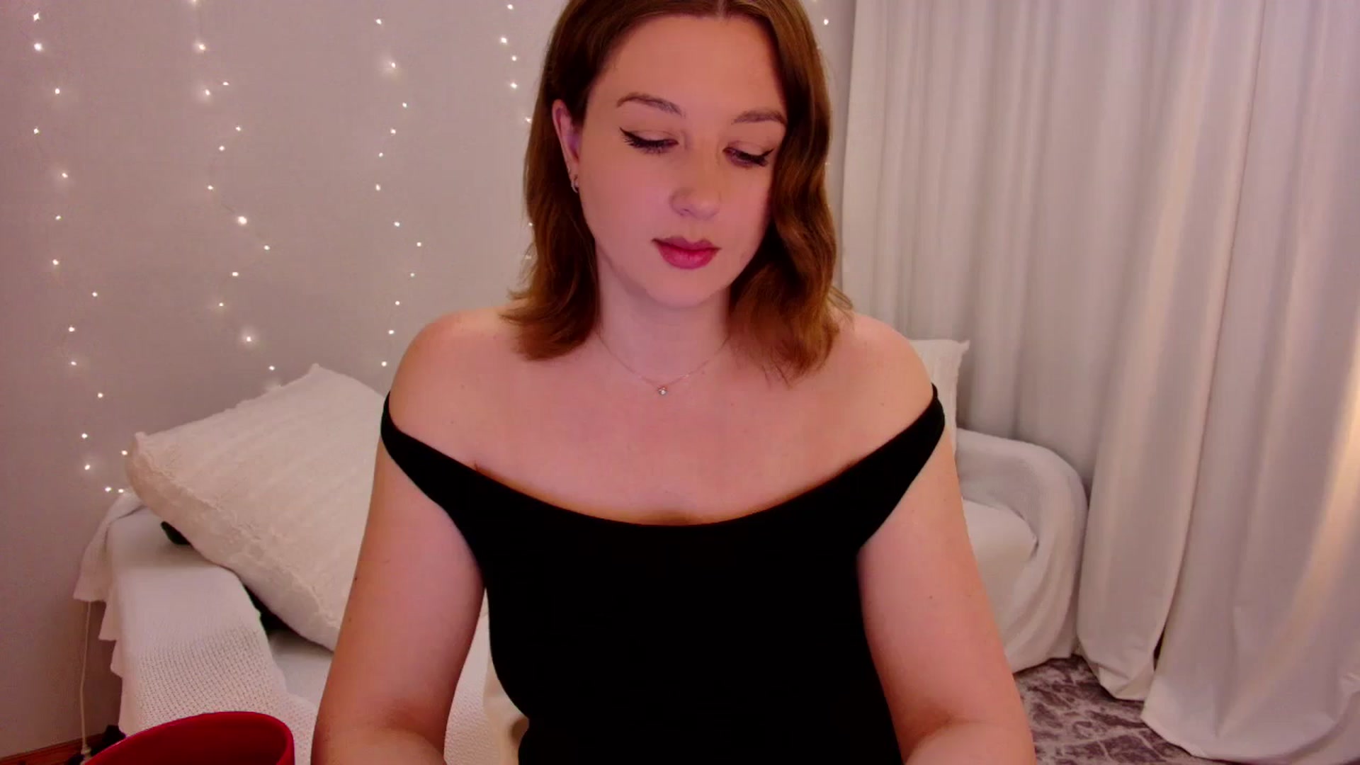 Gallery image thumbnail from Rockn_Grace's myfreecams stream on, 12/06/2023, 05:49 image 13 of 20