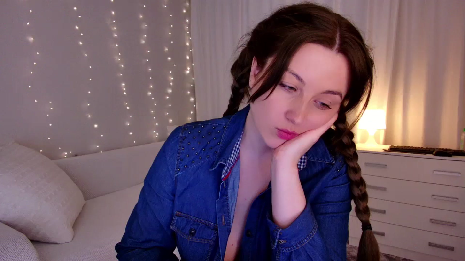 Gallery image thumbnail from Rockn_Grace's myfreecams stream on, 12/12/2023, 07:41 image 18 of 20