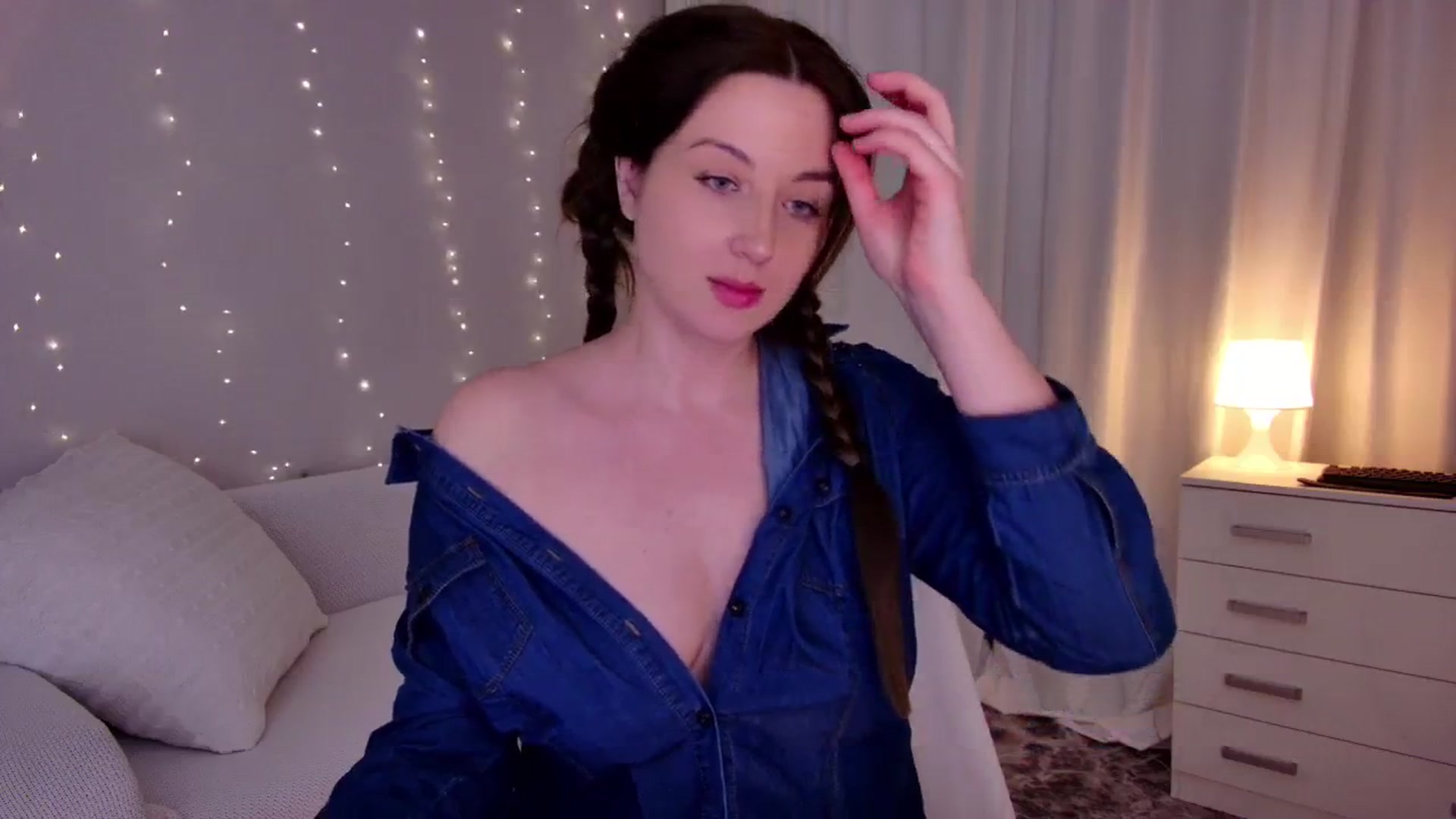 Gallery image thumbnail from Rockn_Grace's myfreecams stream on, 12/12/2023, 07:41 image 3 of 20