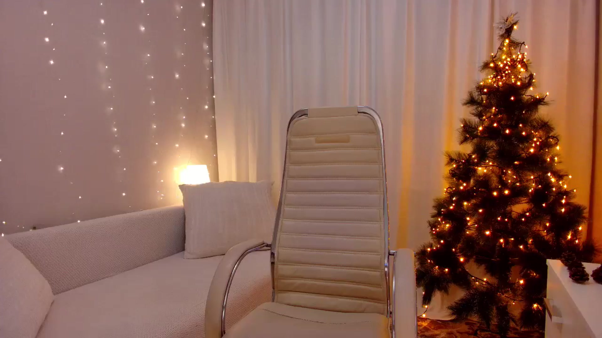 Gallery image thumbnail from Rockn_Grace's myfreecams stream on, 12/18/2023, 07:00 image 3 of 20