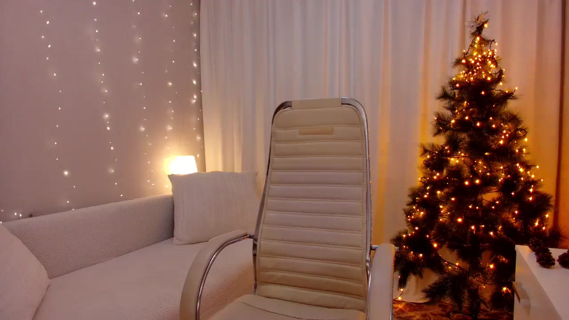 Gallery image thumbnail from Rockn_Grace's myfreecams stream on, 12/18/2023, 08:38 image 12 of 20