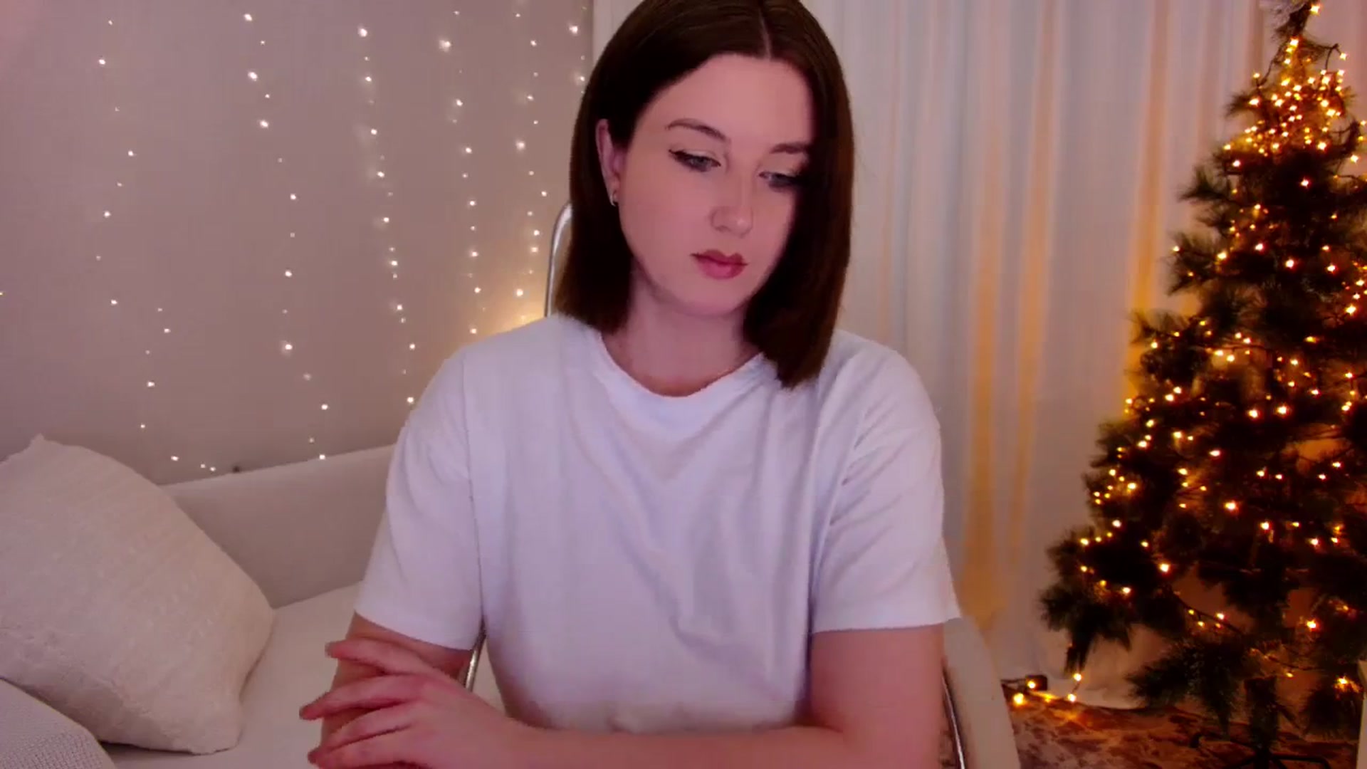 Gallery image thumbnail from Rockn_Grace's myfreecams stream on, 12/19/2023, 07:14 image 6 of 20