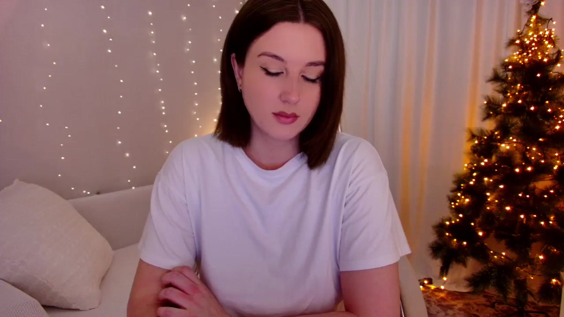 Gallery image thumbnail from Rockn_Grace's myfreecams stream on, 12/19/2023, 07:14 image 4 of 20