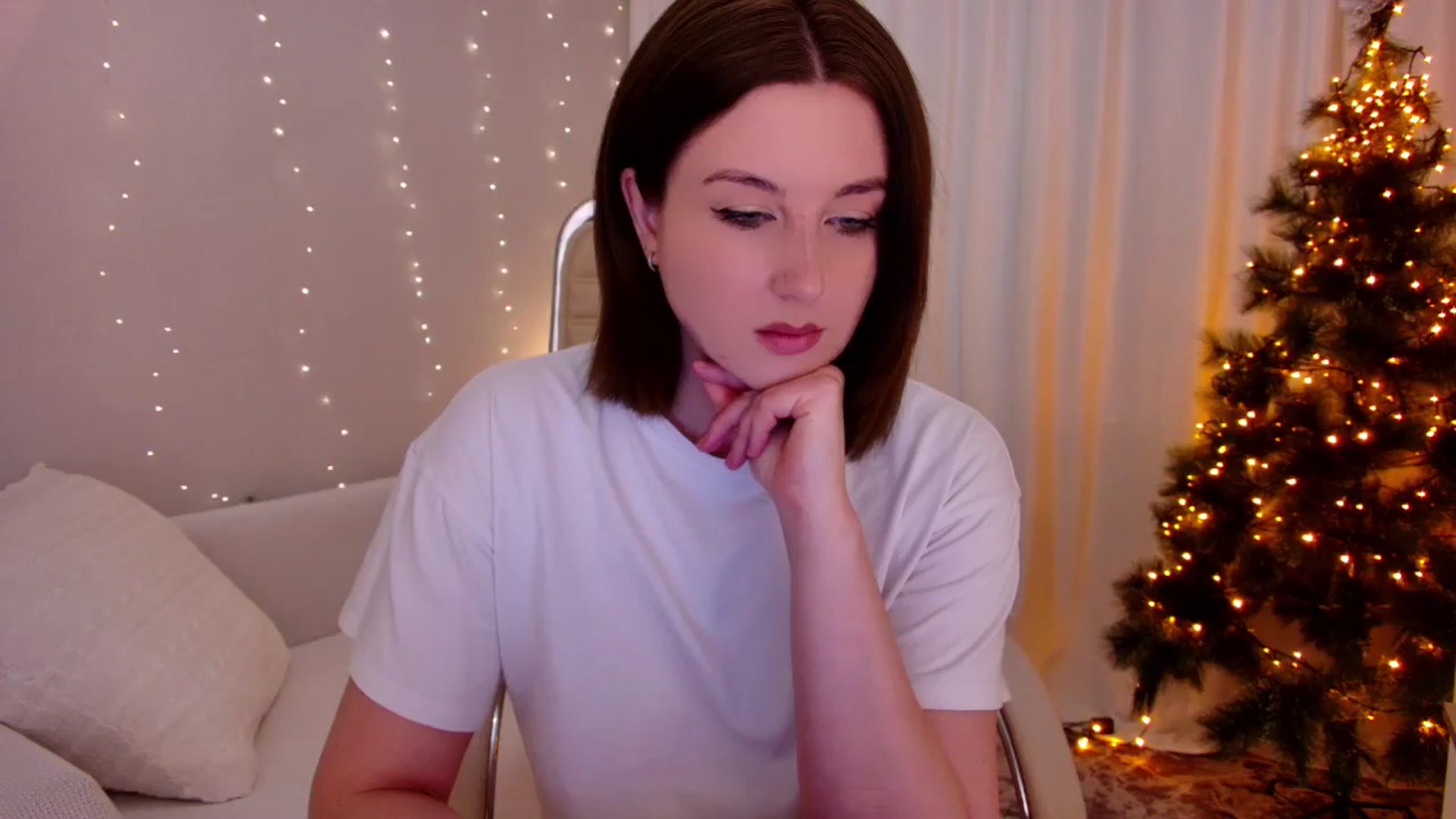 Gallery image thumbnail from Rockn_Grace's myfreecams stream on, 12/19/2023, 07:14 image 3 of 20
