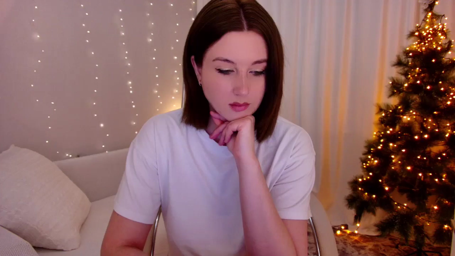 Gallery image thumbnail from Rockn_Grace's myfreecams stream on, 12/19/2023, 07:14 image 5 of 20