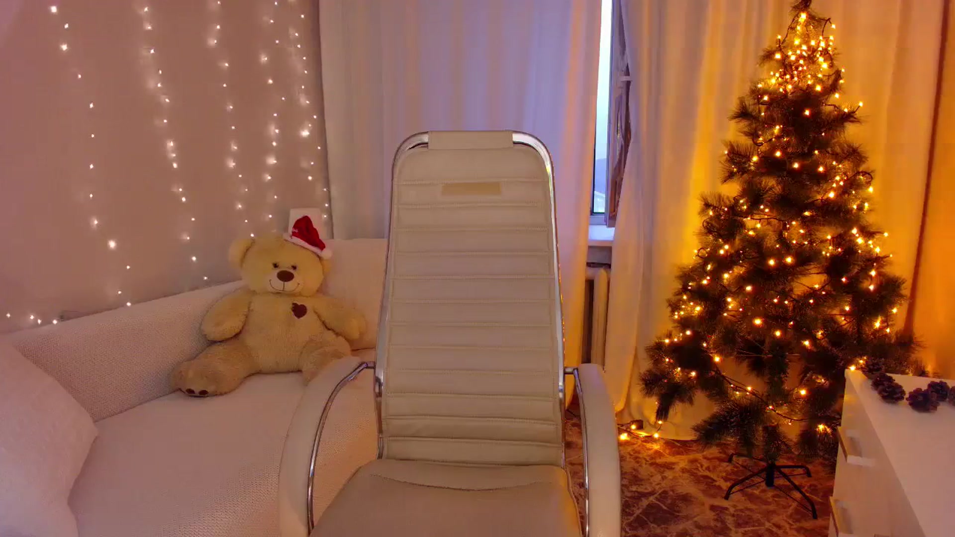 Gallery image thumbnail from Rockn_Grace's myfreecams stream on, 12/22/2023, 13:09 image 14 of 20