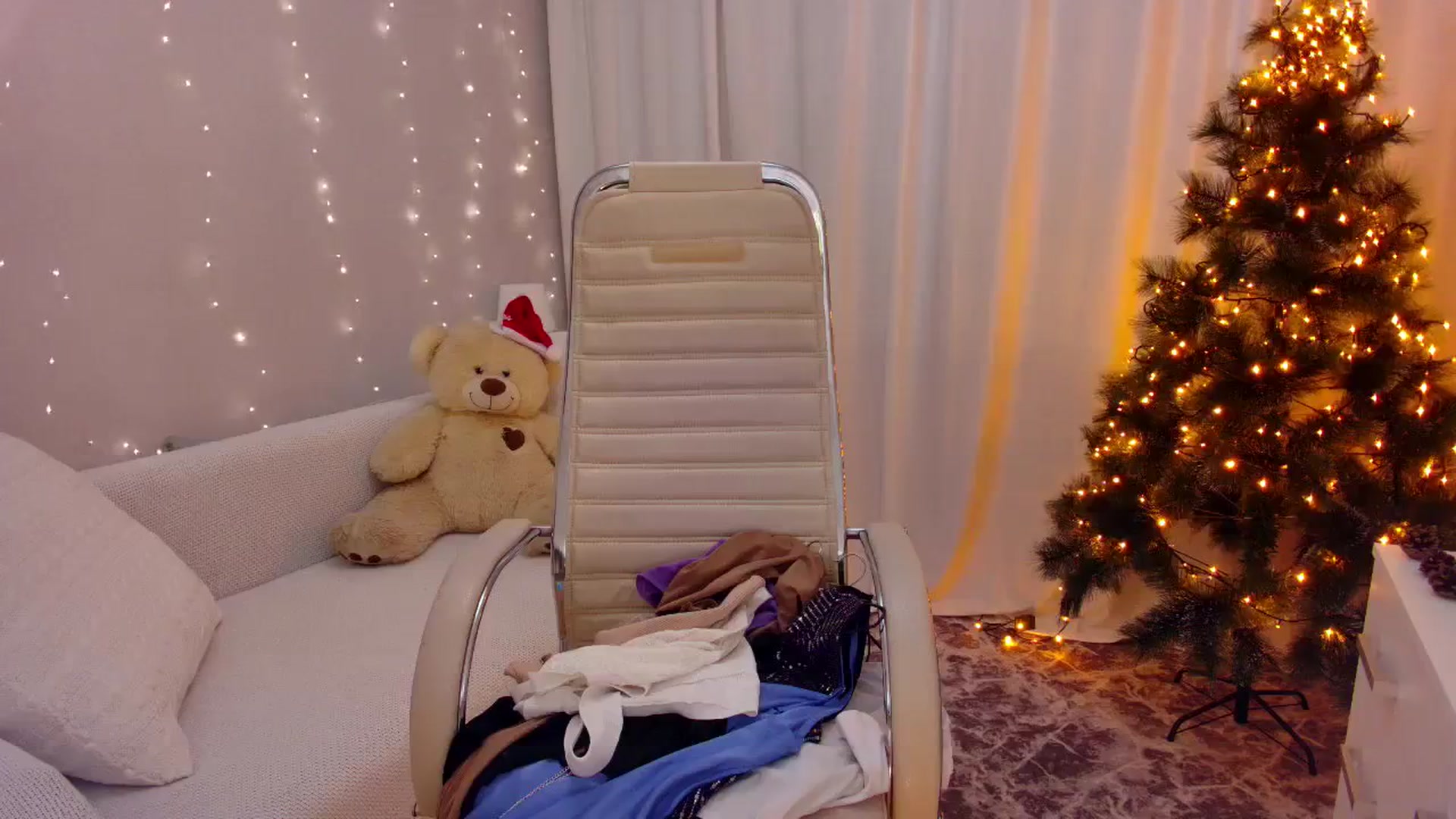 Gallery image thumbnail from Rockn_Grace's myfreecams stream on, 12/23/2023, 10:24 image 15 of 20