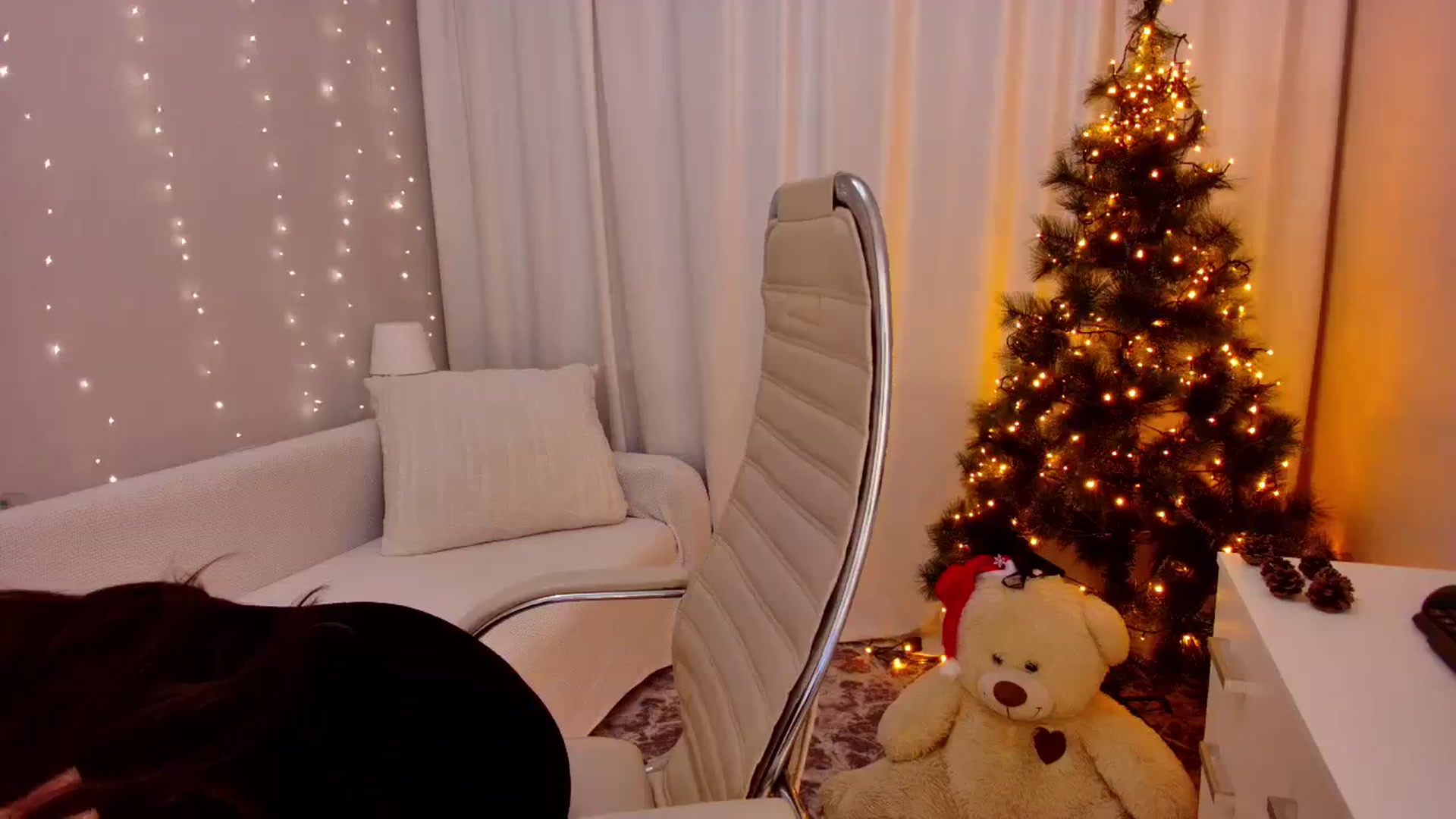Gallery image thumbnail from Rockn_Grace's myfreecams stream on, 12/24/2023, 12:54 image 2 of 20