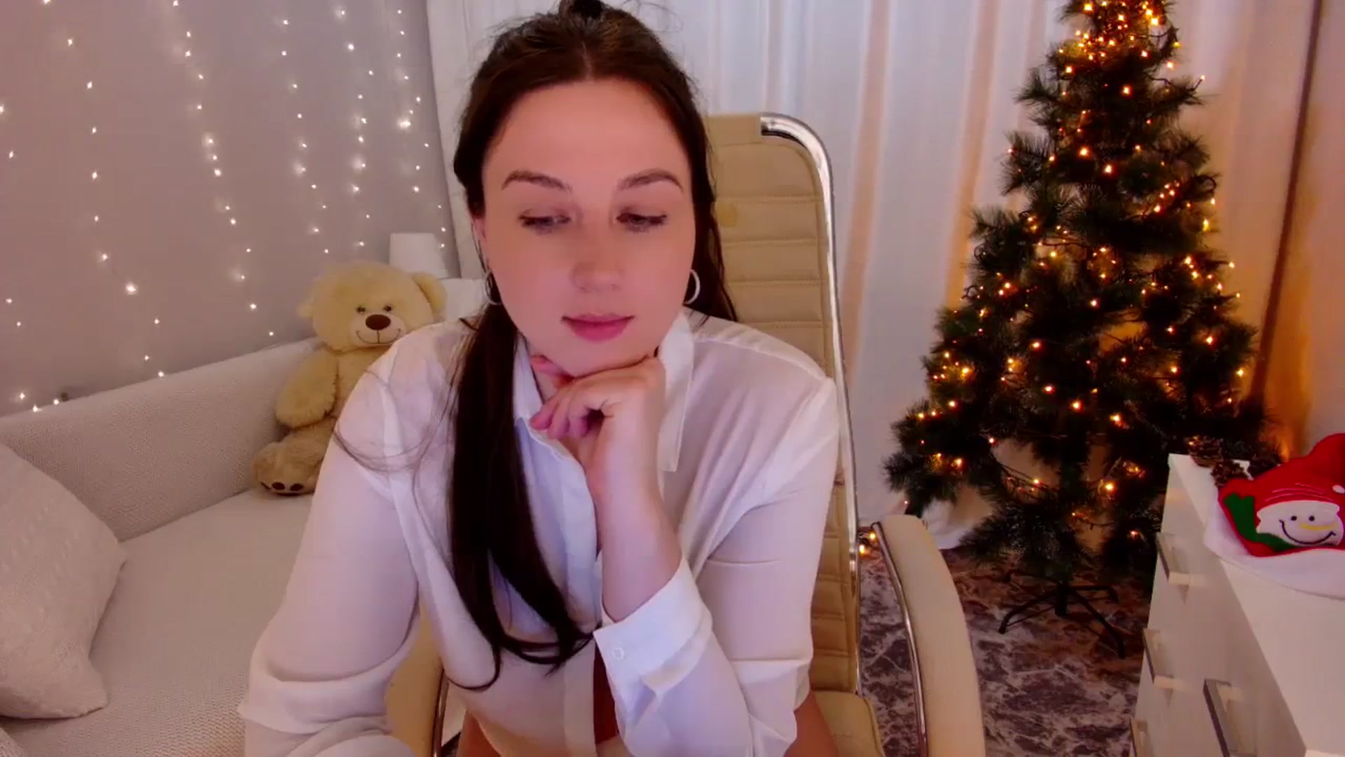 Gallery image thumbnail from Rockn_Grace's myfreecams stream on, 12/25/2023, 14:01 image 10 of 20