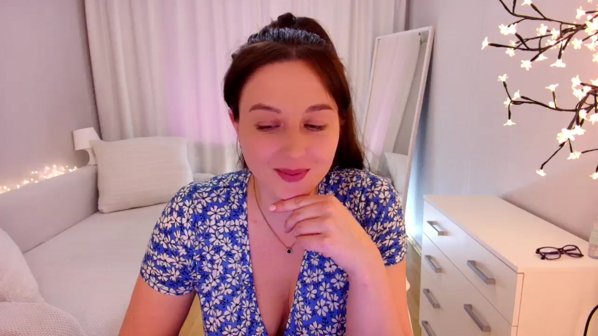 Gallery image thumbnail from Rockn_Grace's myfreecams stream on, 01/31/2024, 07:16 image 3 of 20