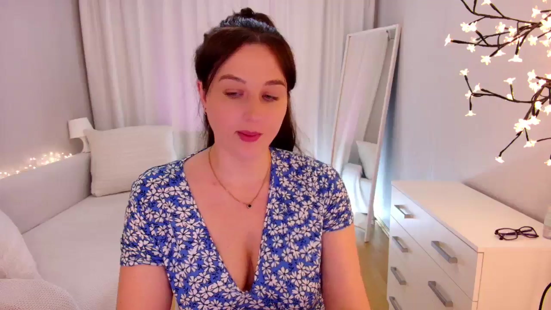 Gallery image thumbnail from Rockn_Grace's myfreecams stream on, 01/31/2024, 07:16 image 13 of 20