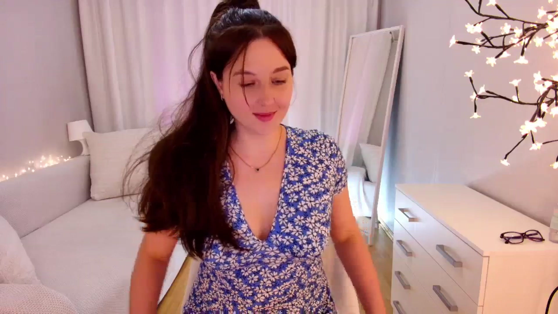 Gallery image thumbnail from Rockn_Grace's myfreecams stream on, 01/31/2024, 07:51 image 6 of 20