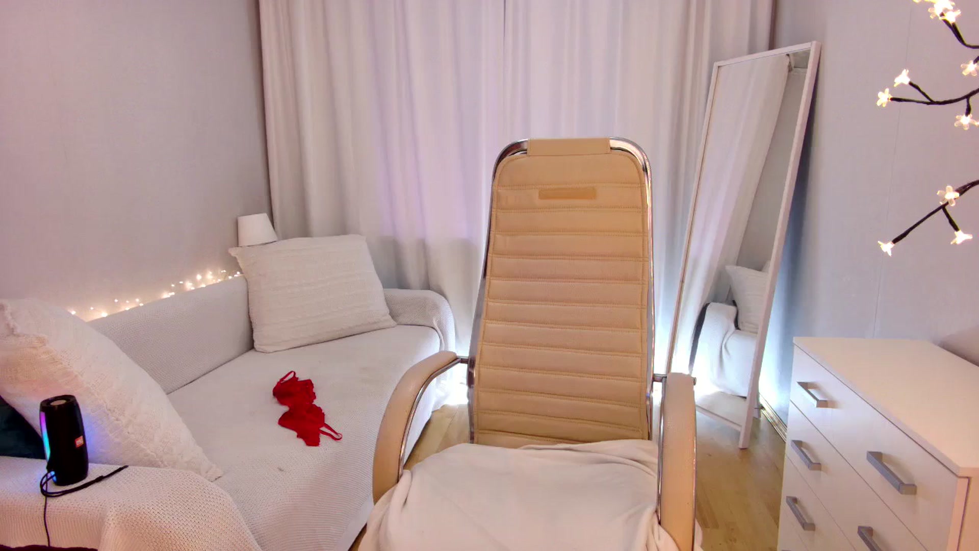 Gallery image thumbnail from Rockn_Grace's myfreecams stream on, 02/15/2024, 06:40 image 9 of 20
