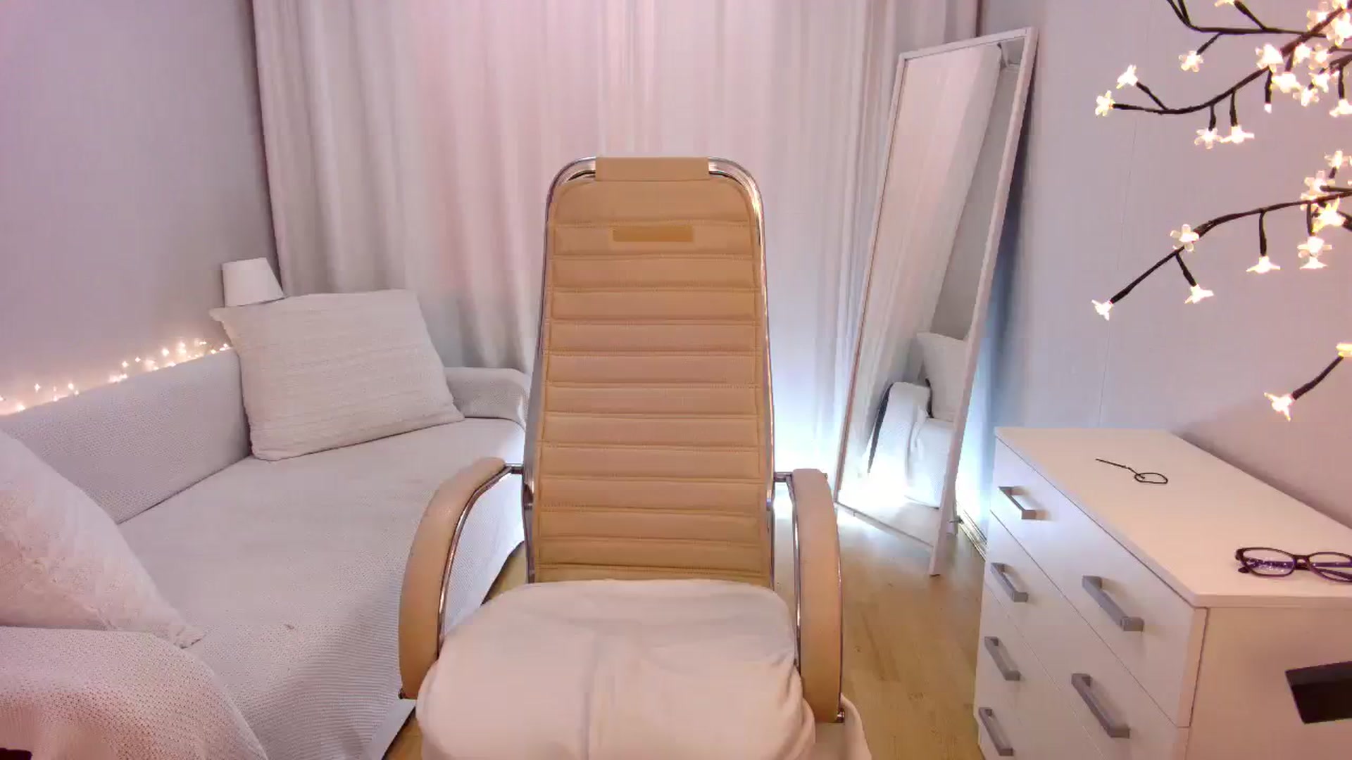 Gallery image thumbnail from Rockn_Grace's myfreecams stream on, 02/26/2024, 12:51 image 19 of 20