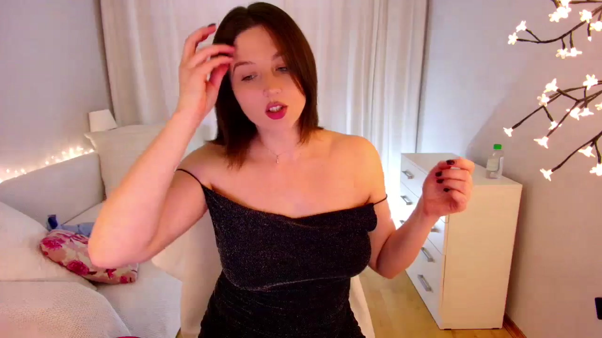 Gallery image thumbnail from Rockn_Grace's myfreecams stream on, 03/11/2024, 07:13 image 11 of 20