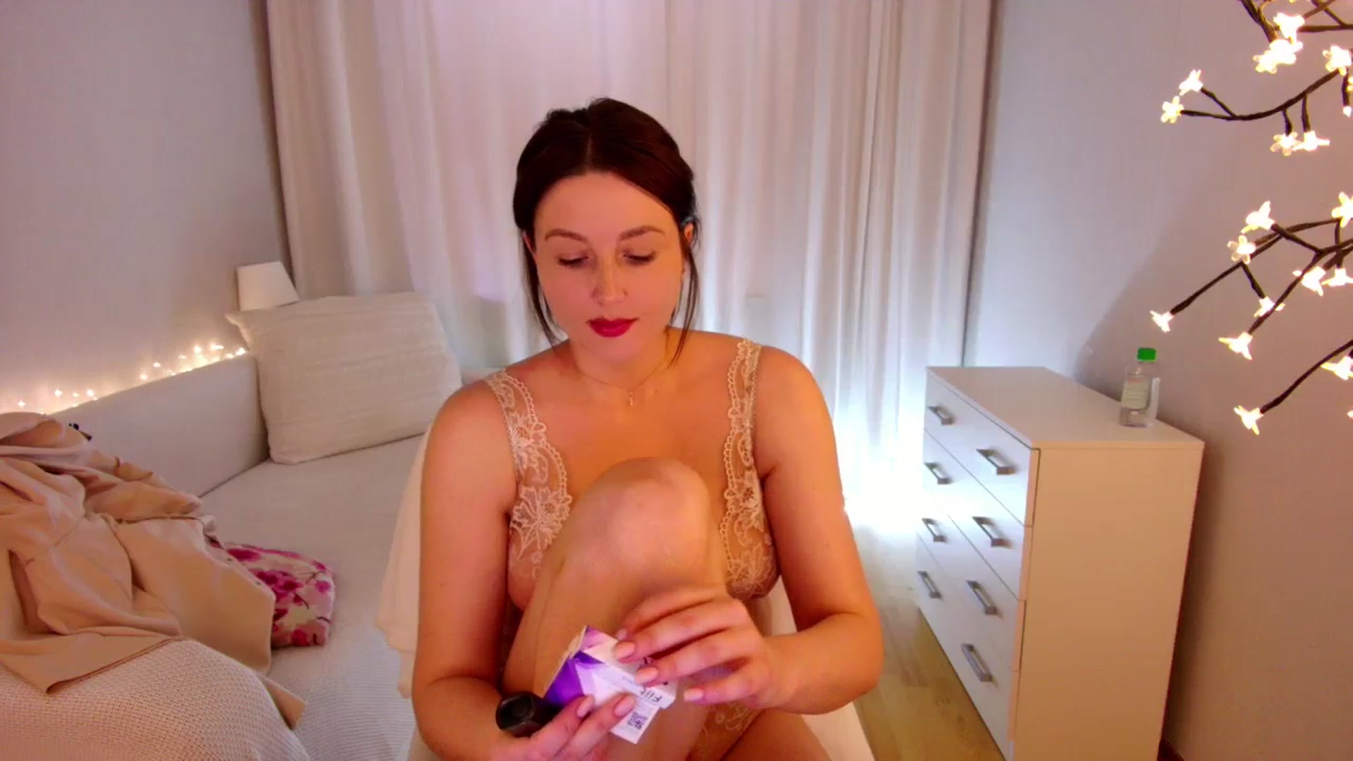 Gallery image thumbnail from Rockn_Grace's myfreecams stream on, 03/15/2024, 08:05 image 13 of 20