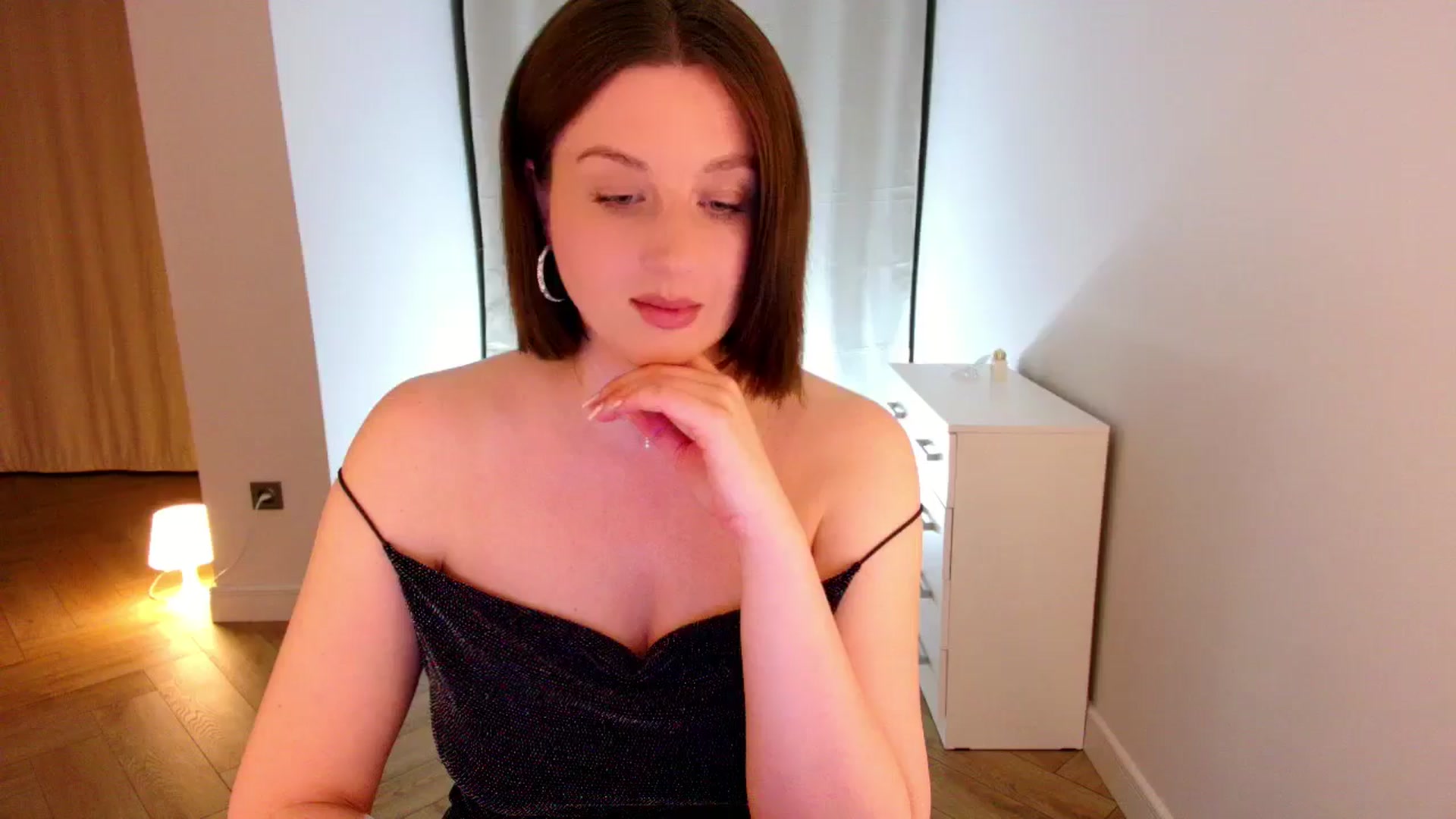 Gallery image thumbnail from Rockn_Grace's myfreecams stream on, 04/29/2024, 20:53 image 8 of 20