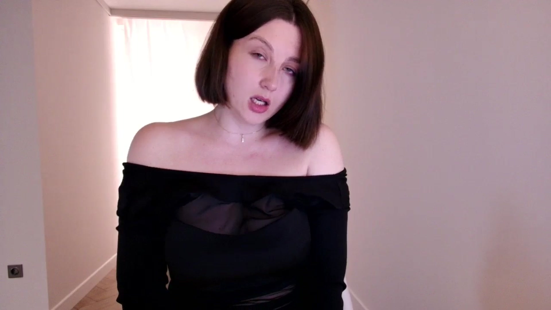 Gallery image thumbnail from Rockn_Grace's myfreecams stream on, 05/07/2024, 09:02 image 10 of 20