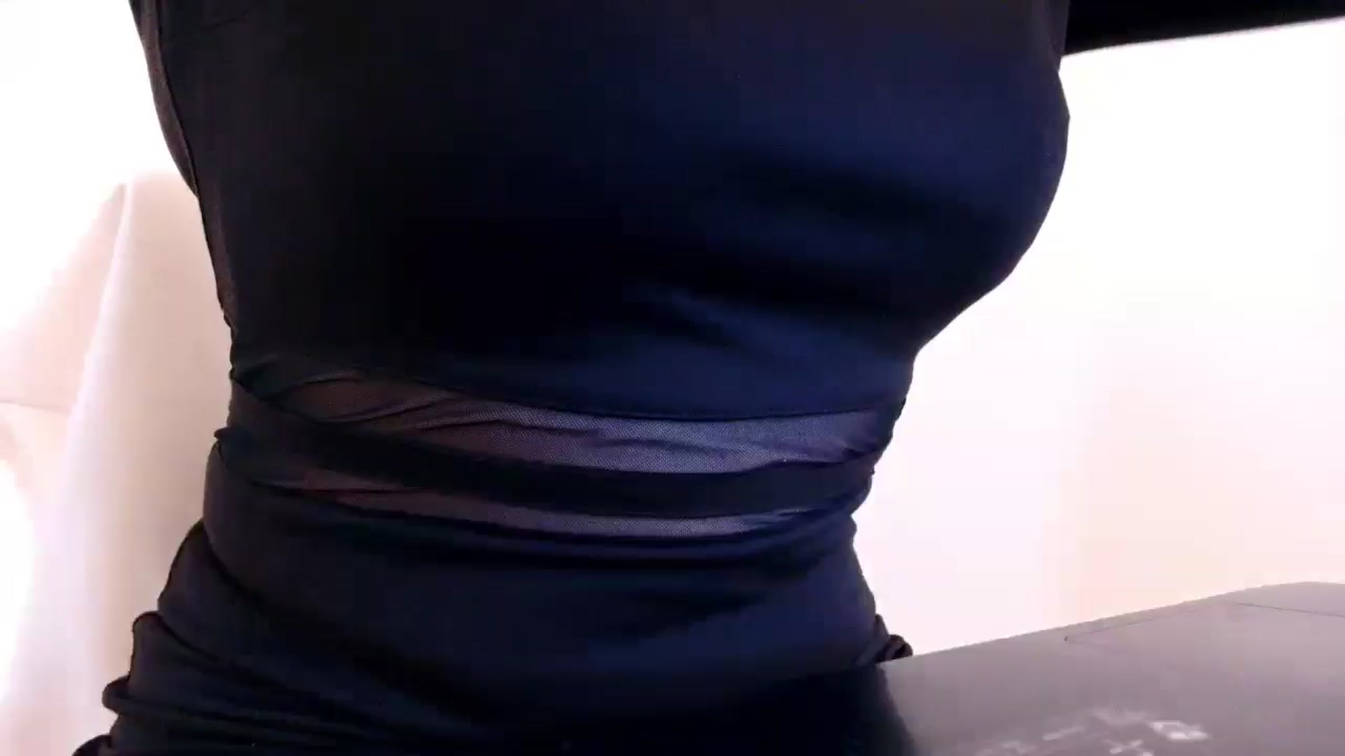 Gallery image thumbnail from Rockn_Grace's myfreecams stream on, 05/07/2024, 09:02 image 1 of 20
